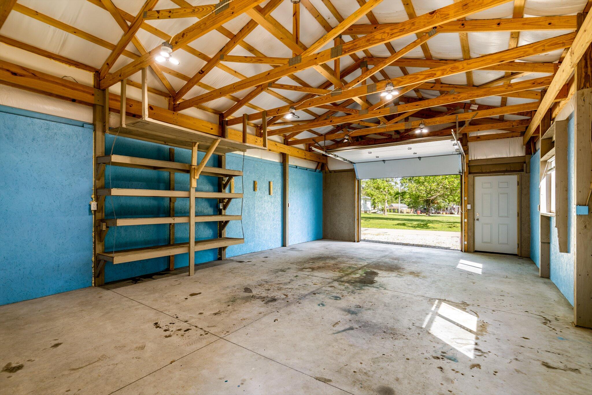 115 East Washington Avenue Property Photo 40