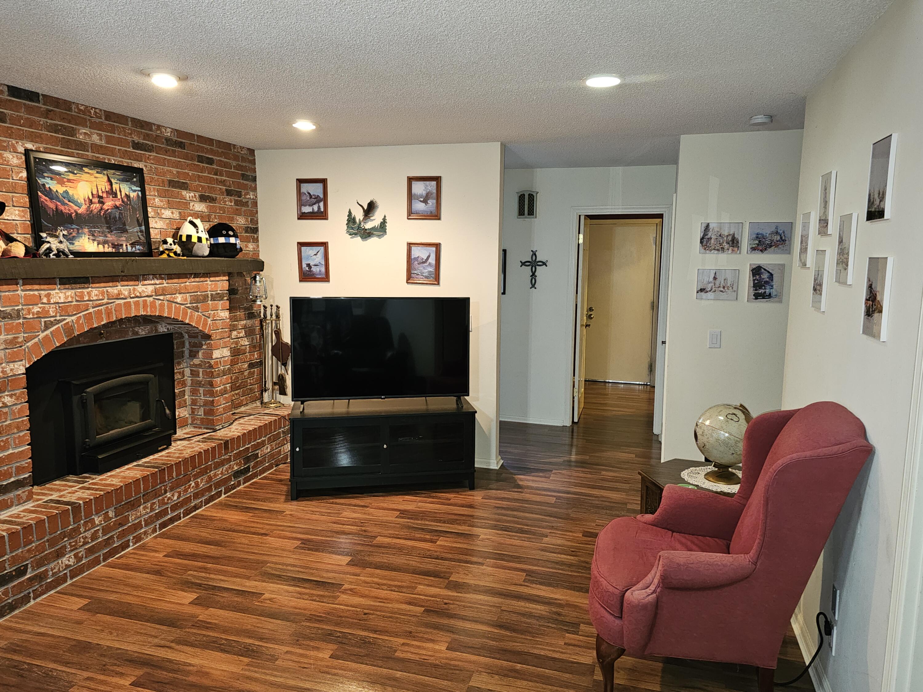 22389 Lawrence 1215 Property Photo 6