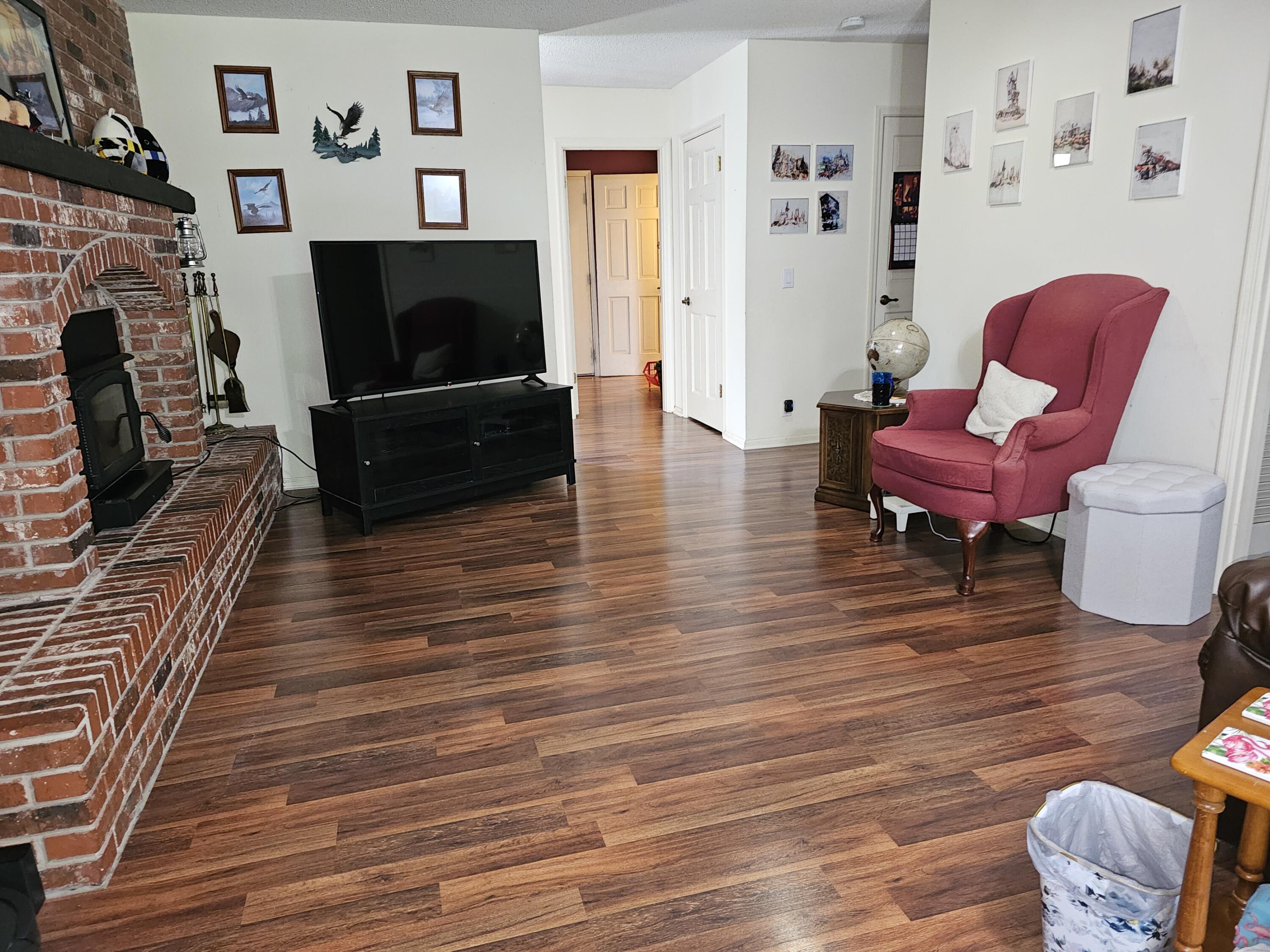 22389 Lawrence 1215 Property Photo 7
