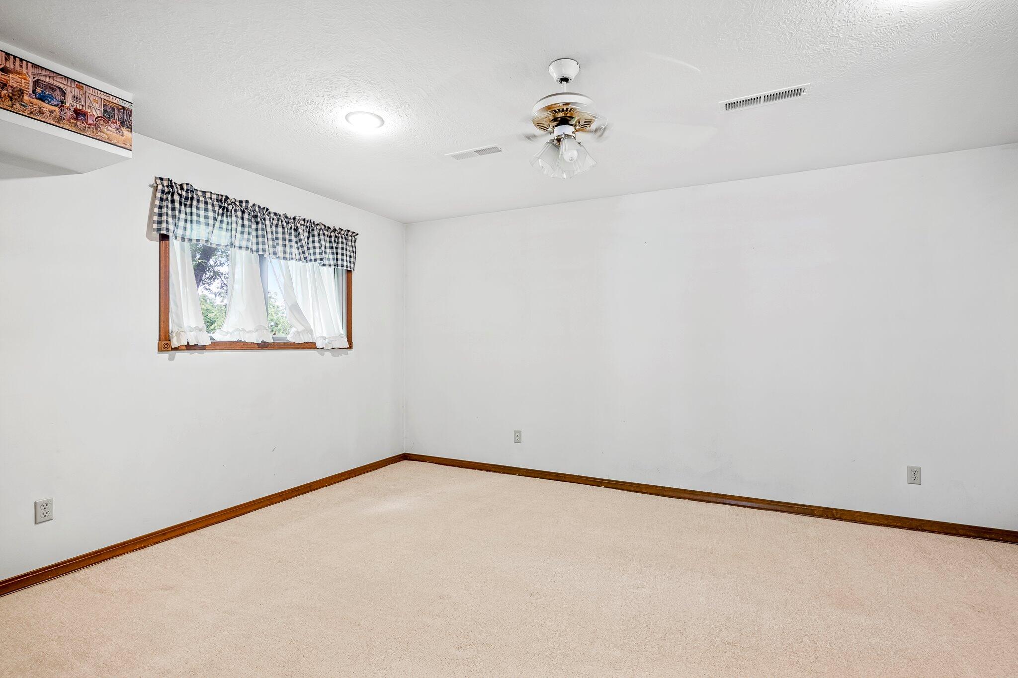 185 Petunia Lane Property Photo 29
