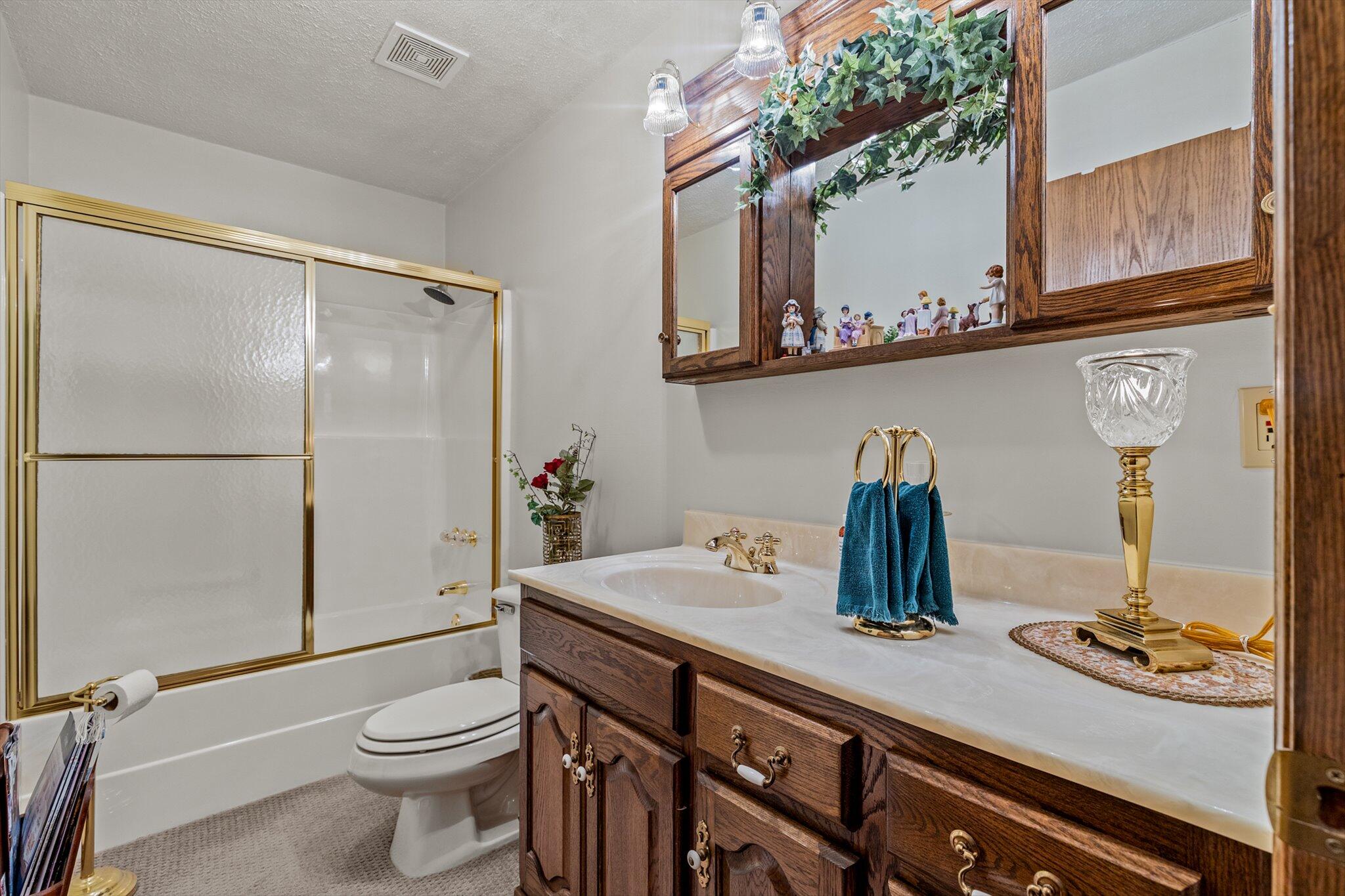 13366 Lawrence 1045 Property Photo 29