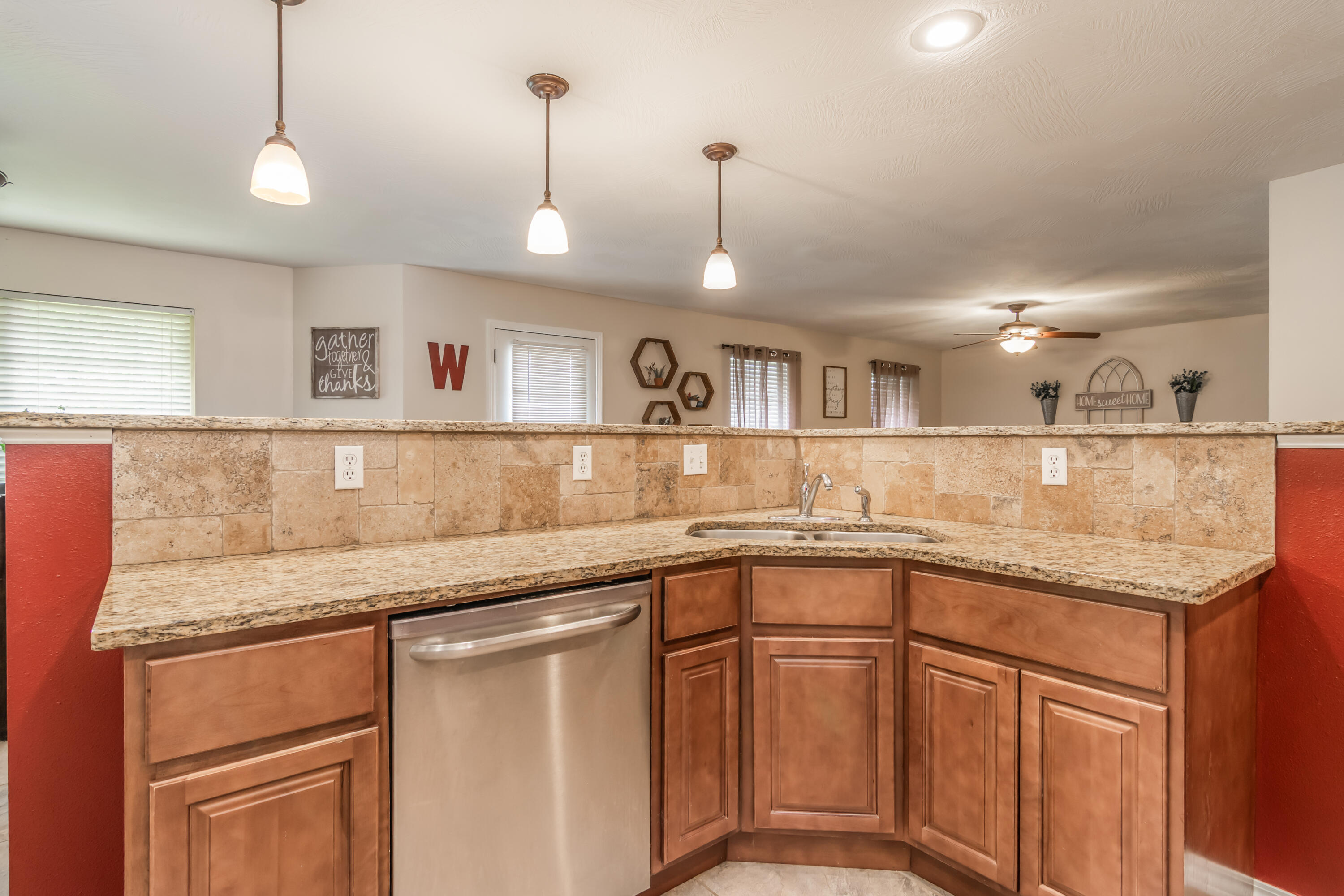 2714 West Colton Avenue Property Photo 14