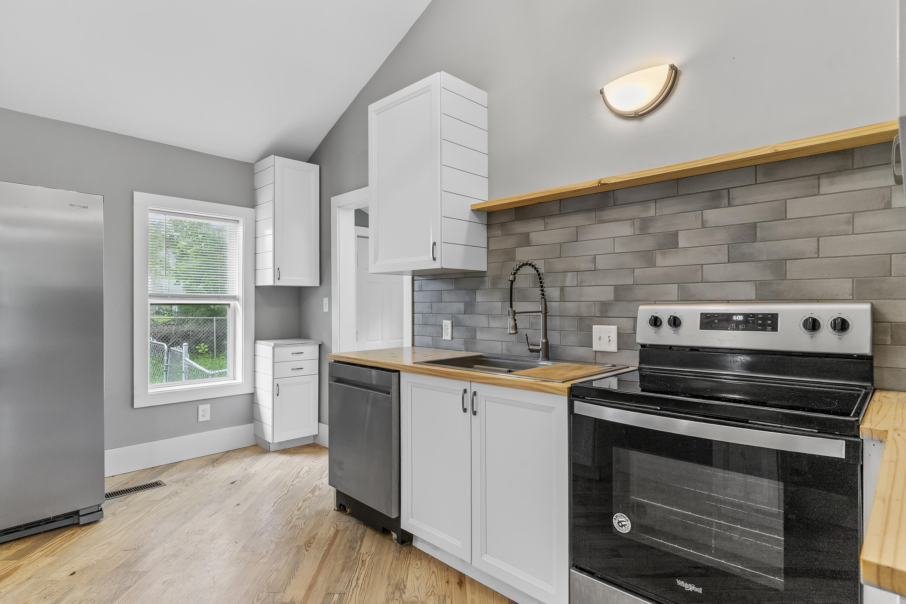 1130 West Kerr Street Property Photo 13