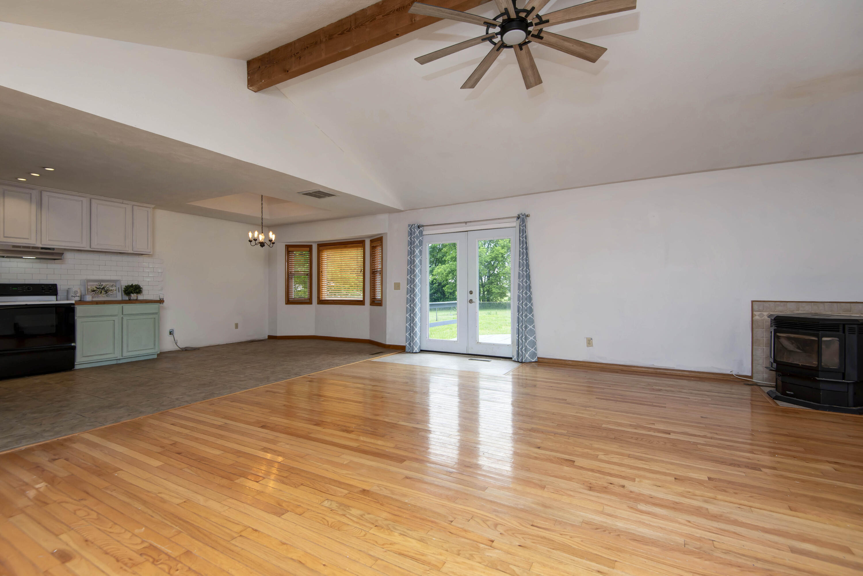 299 Regal Drive Property Photo 8