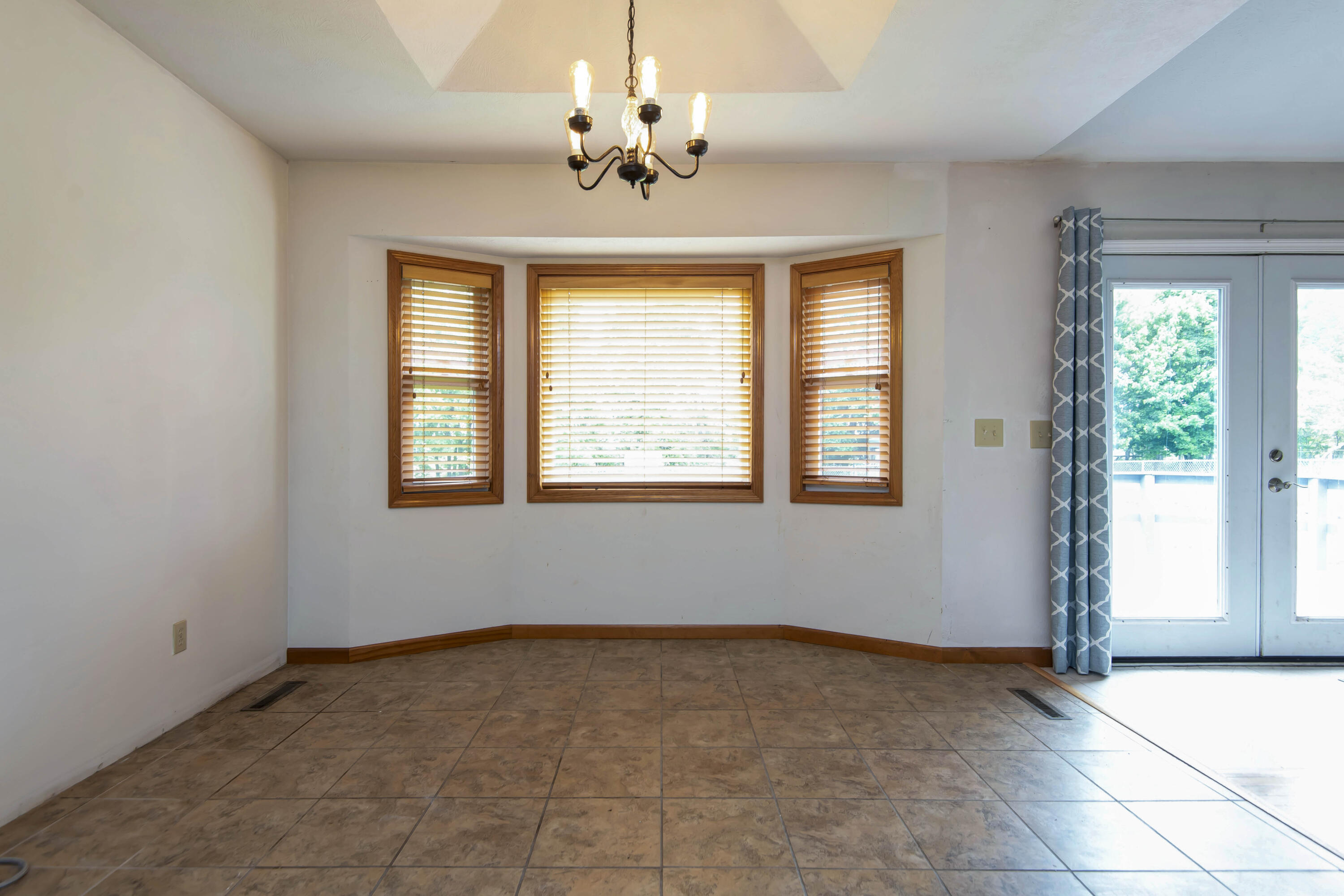 299 Regal Drive Property Photo 15