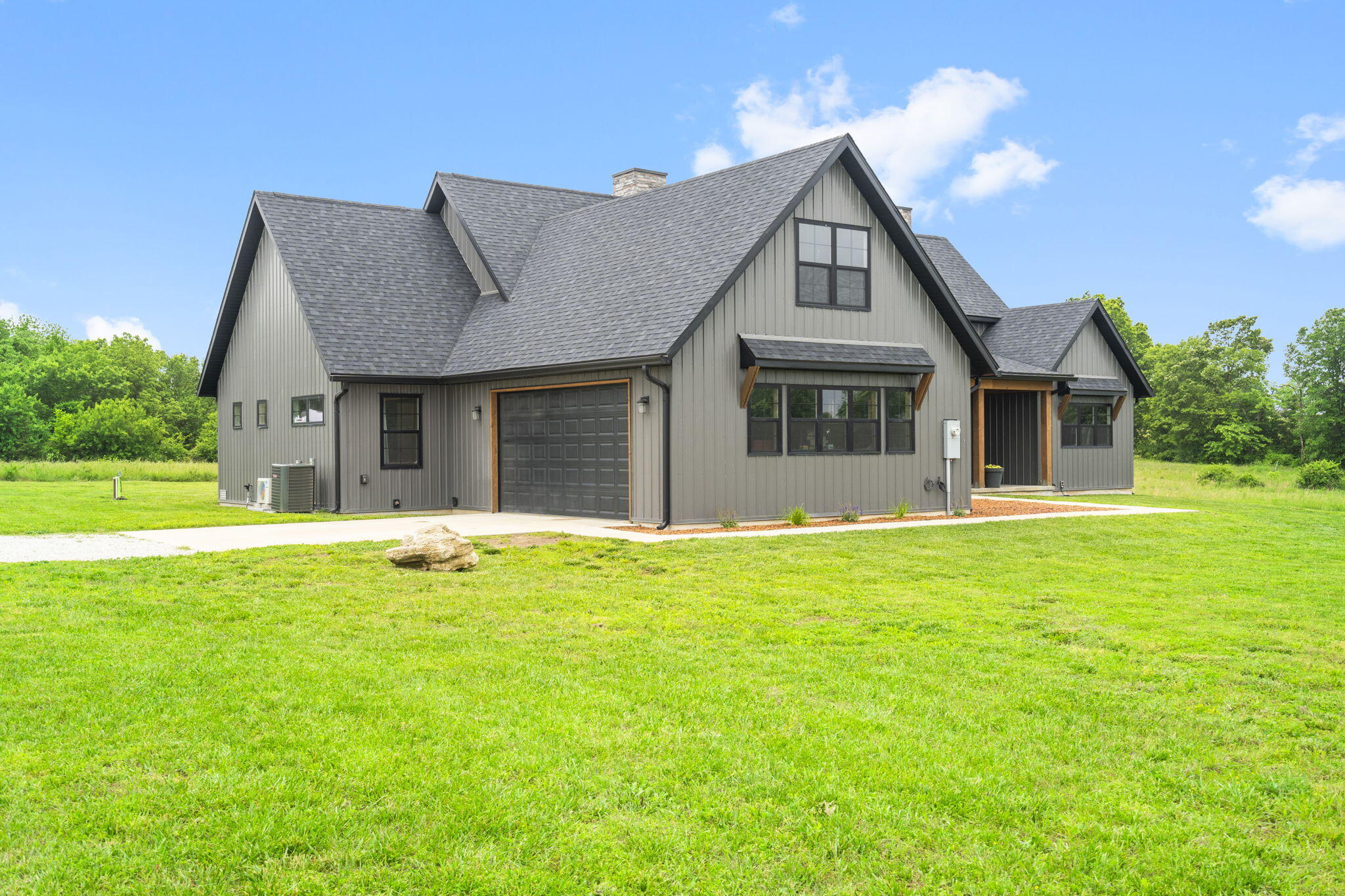 8811 Bell Valley Lane Property Photo 3