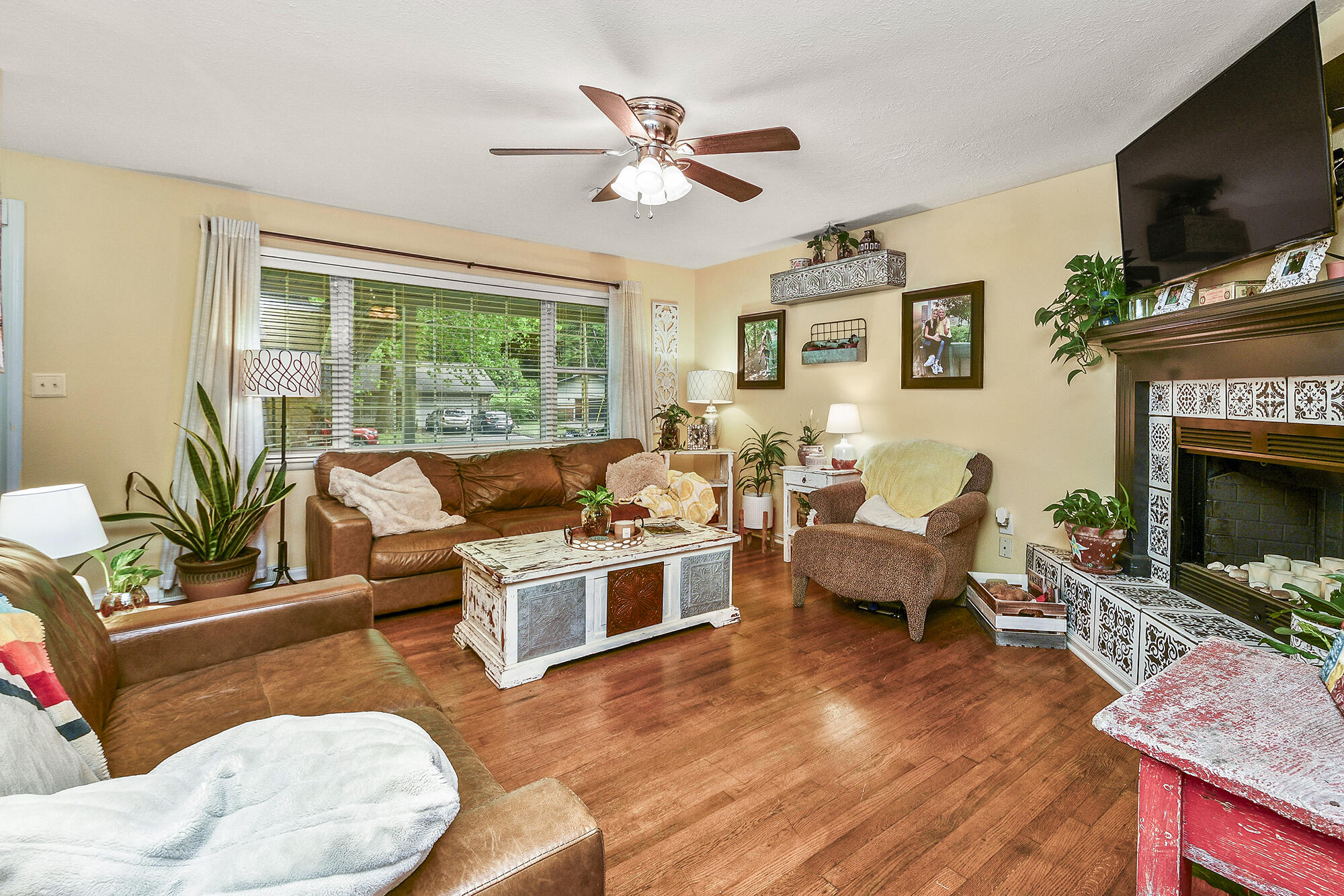 3239 East Seminole Street Property Photo 5
