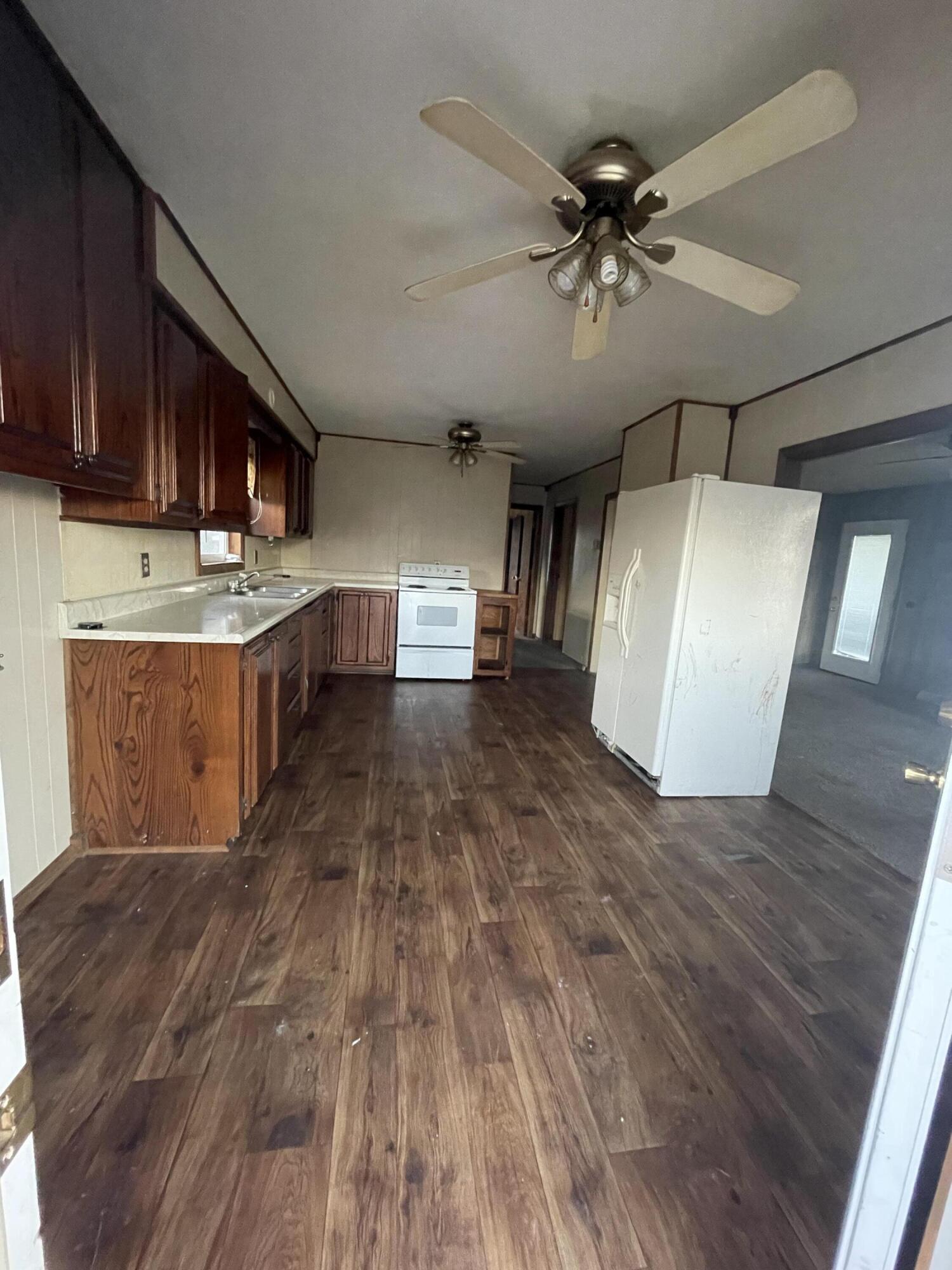 303 East Teal Street Property Photo 2