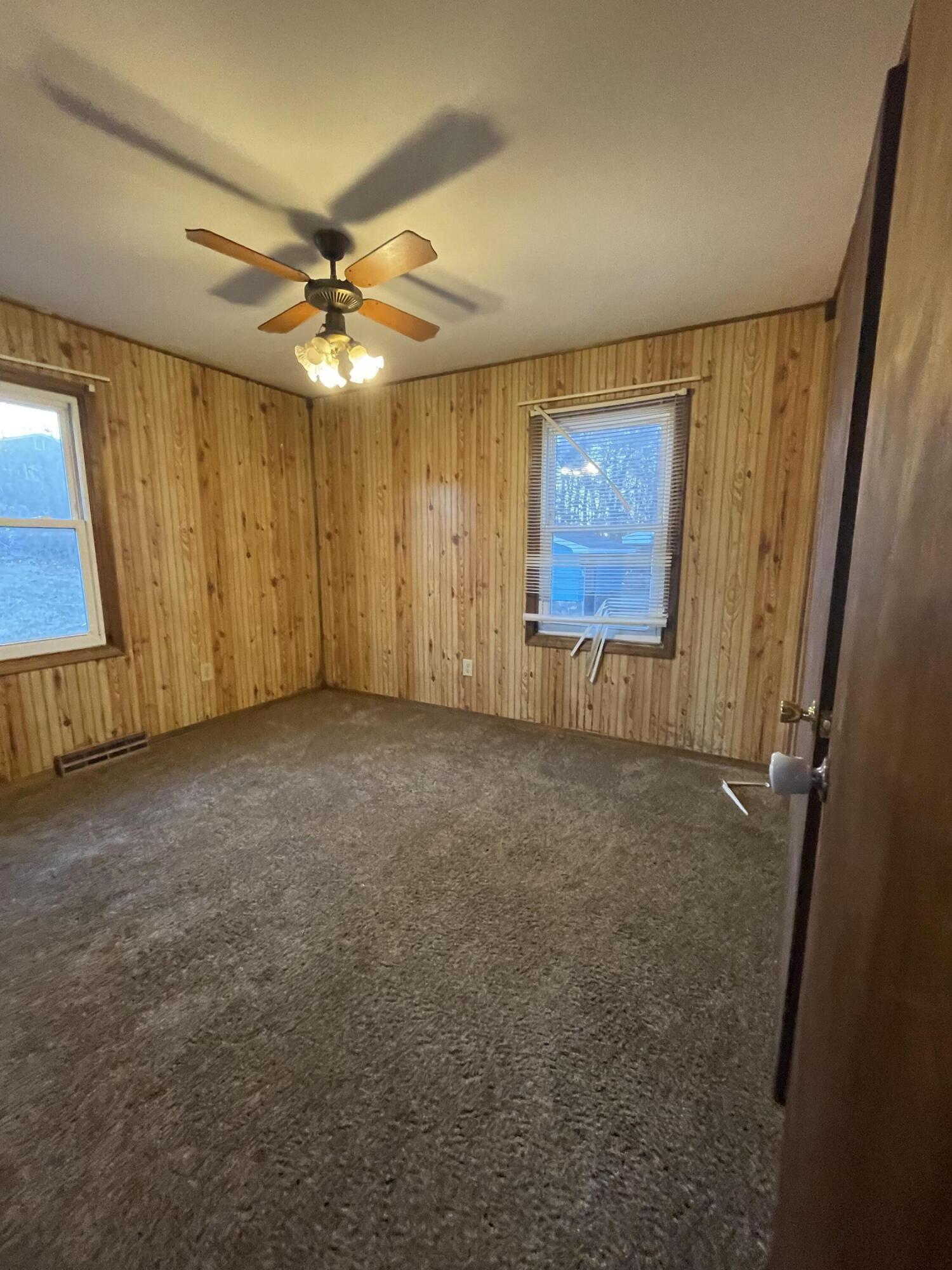 303 East Teal Street Property Photo 5