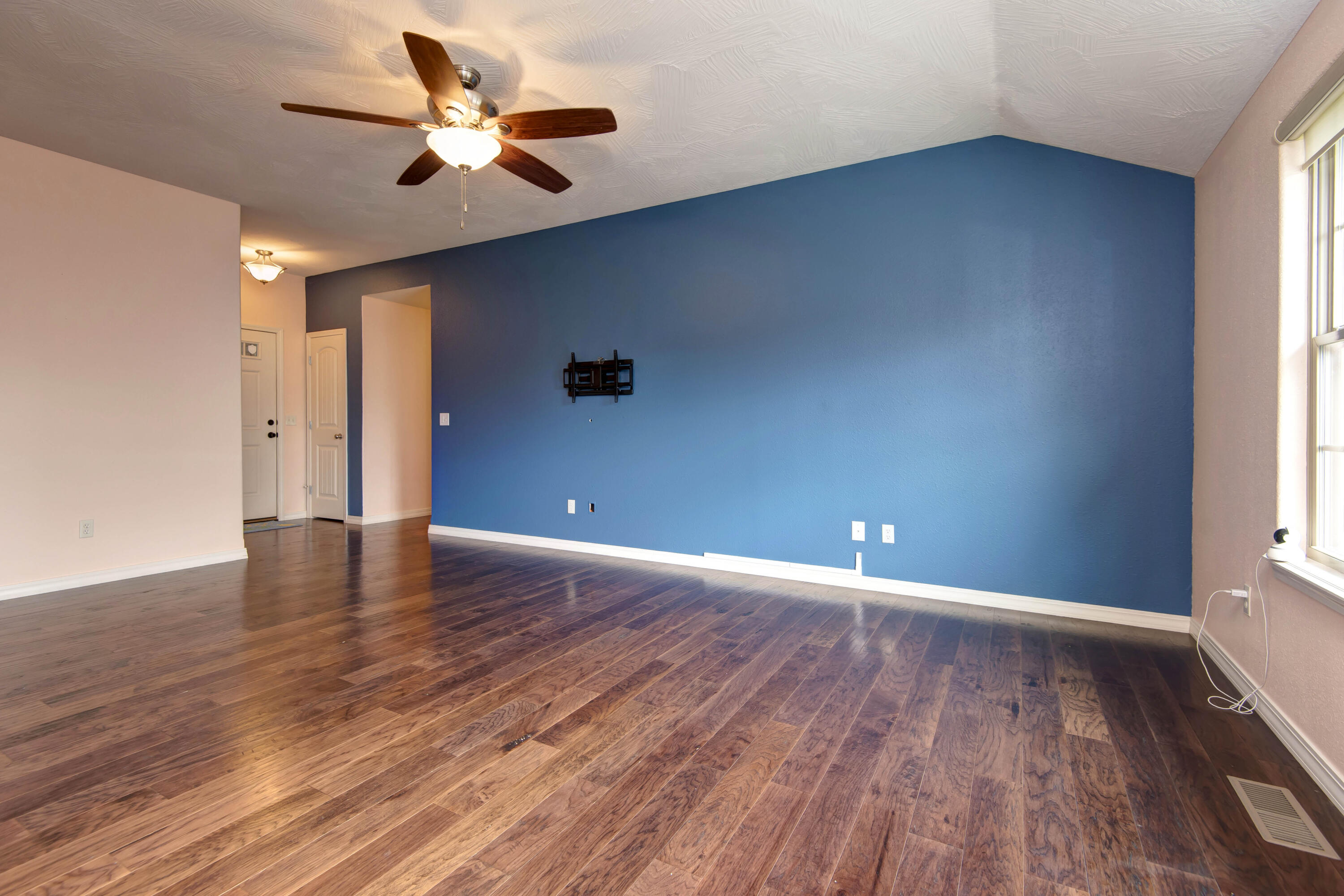 5048 South Fieldstone Road Property Photo 5
