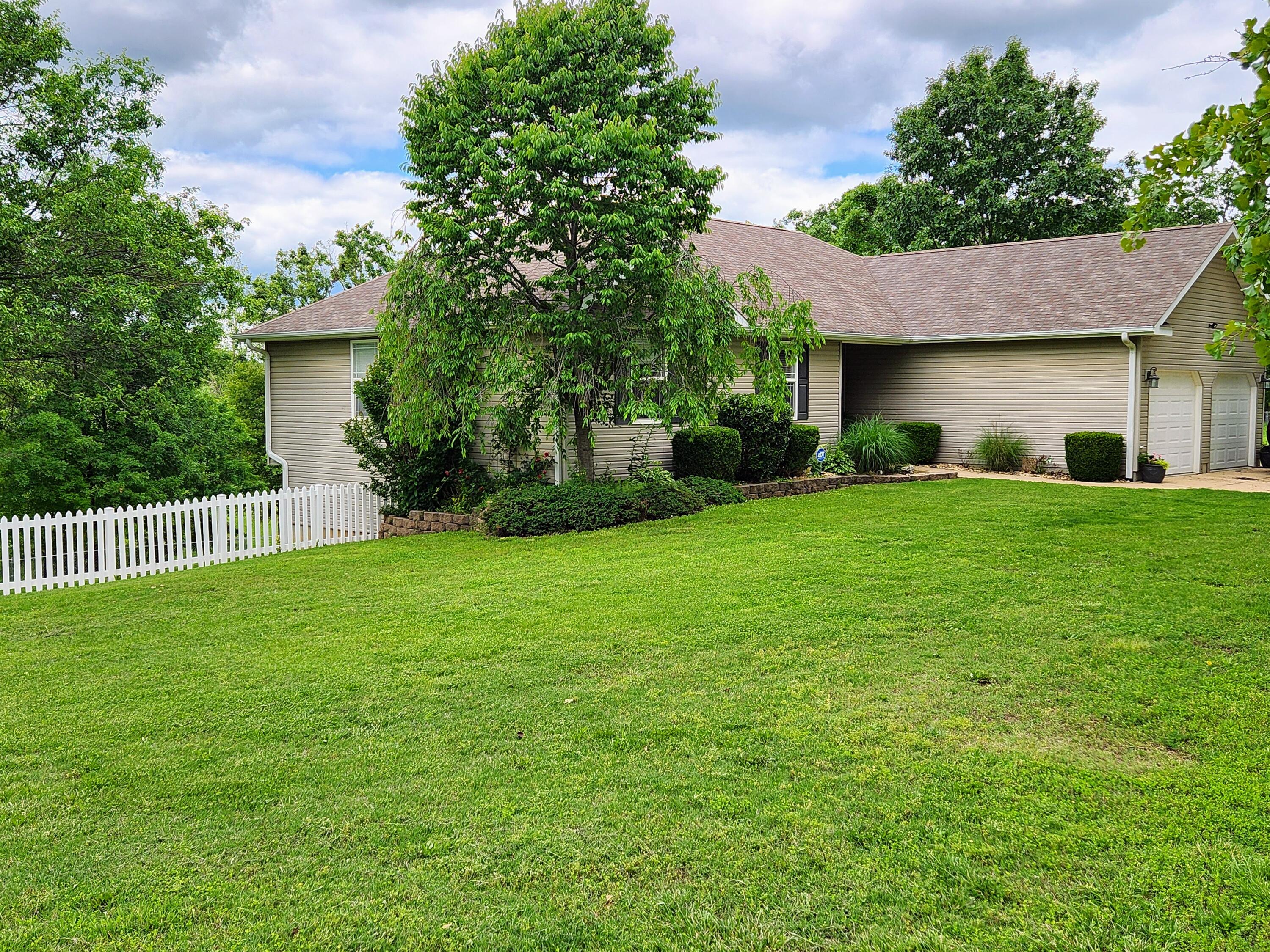 7661 Private Road 2459 Property Photo 3