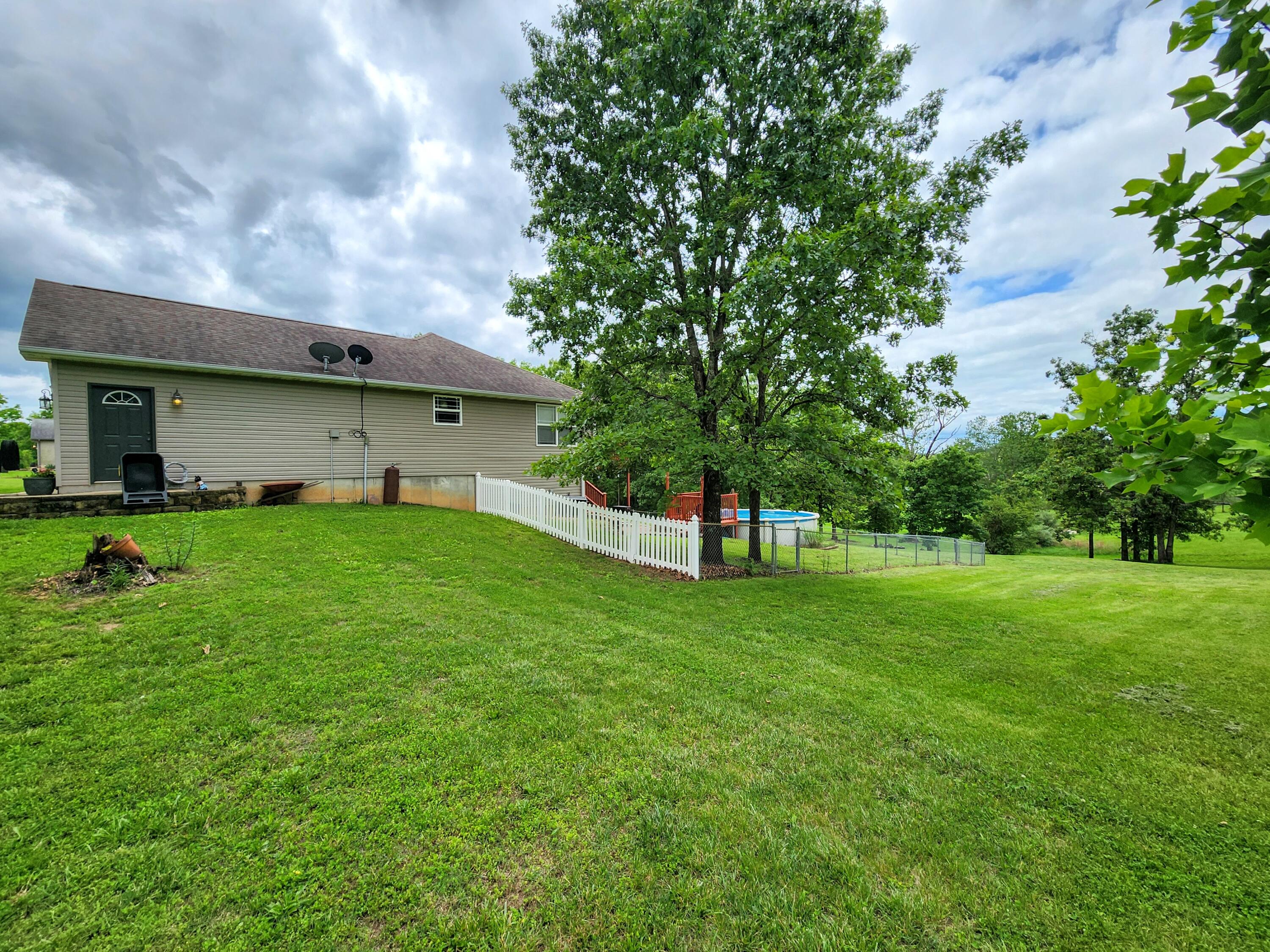 7661 Private Road 2459 Property Photo 10