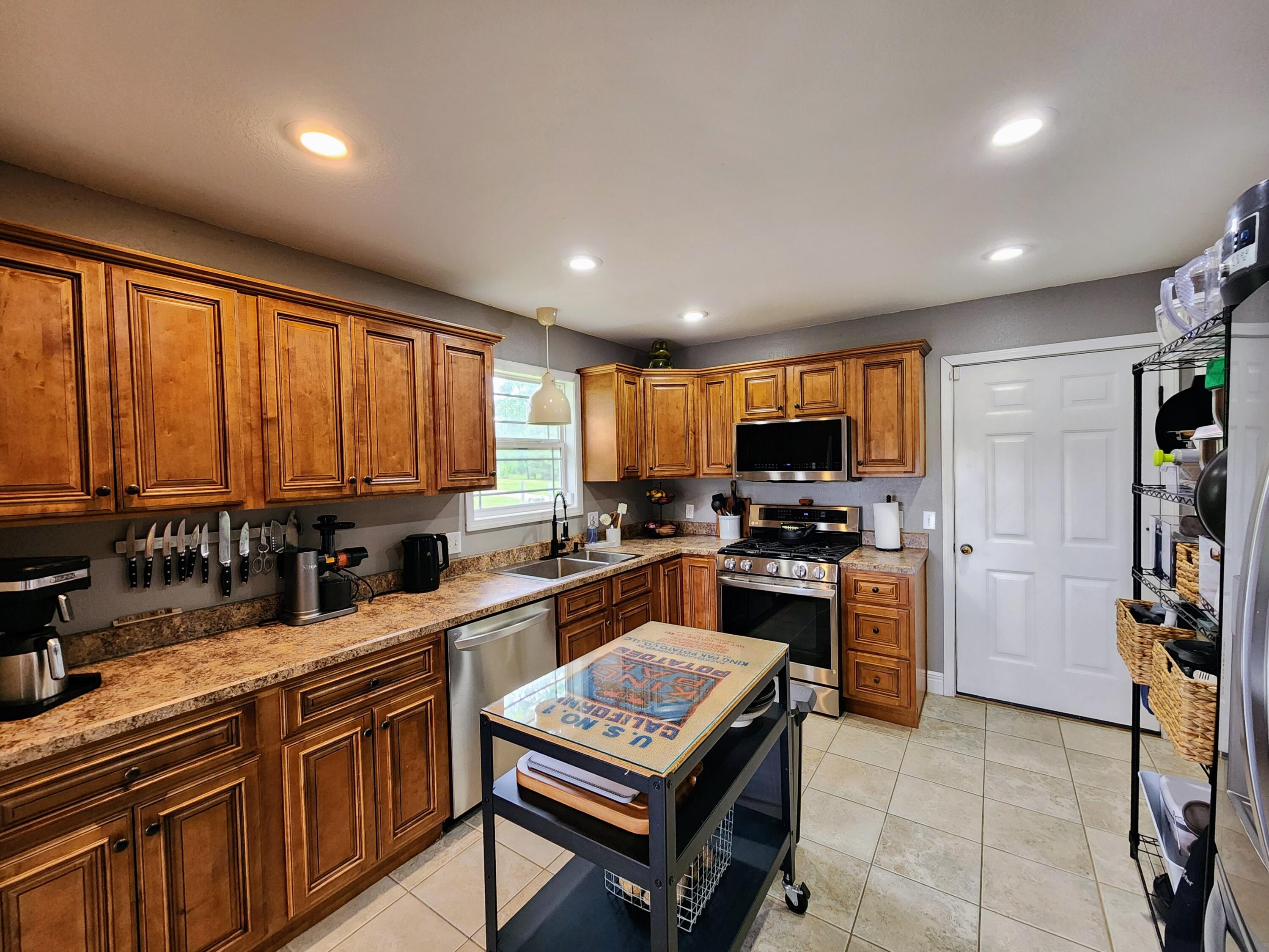 7661 Private Road 2459 Property Photo 27