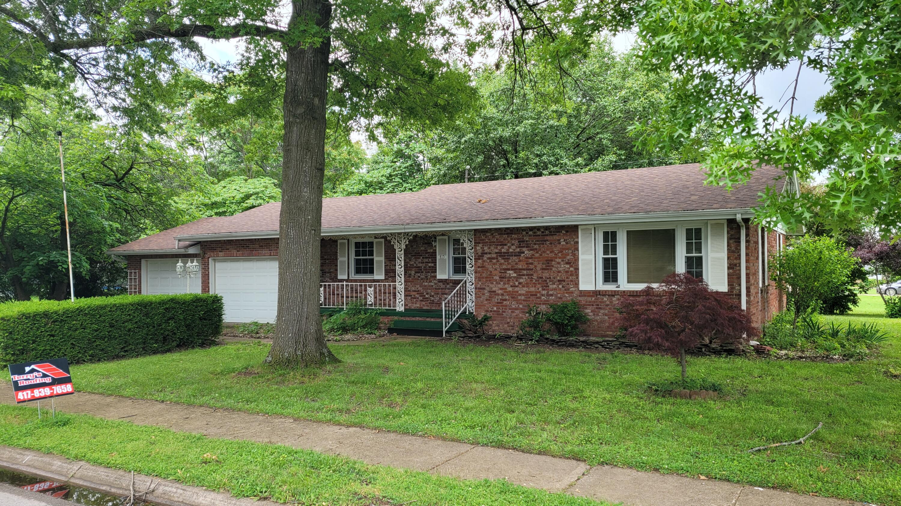 415 North Locust Street Property Photo 1