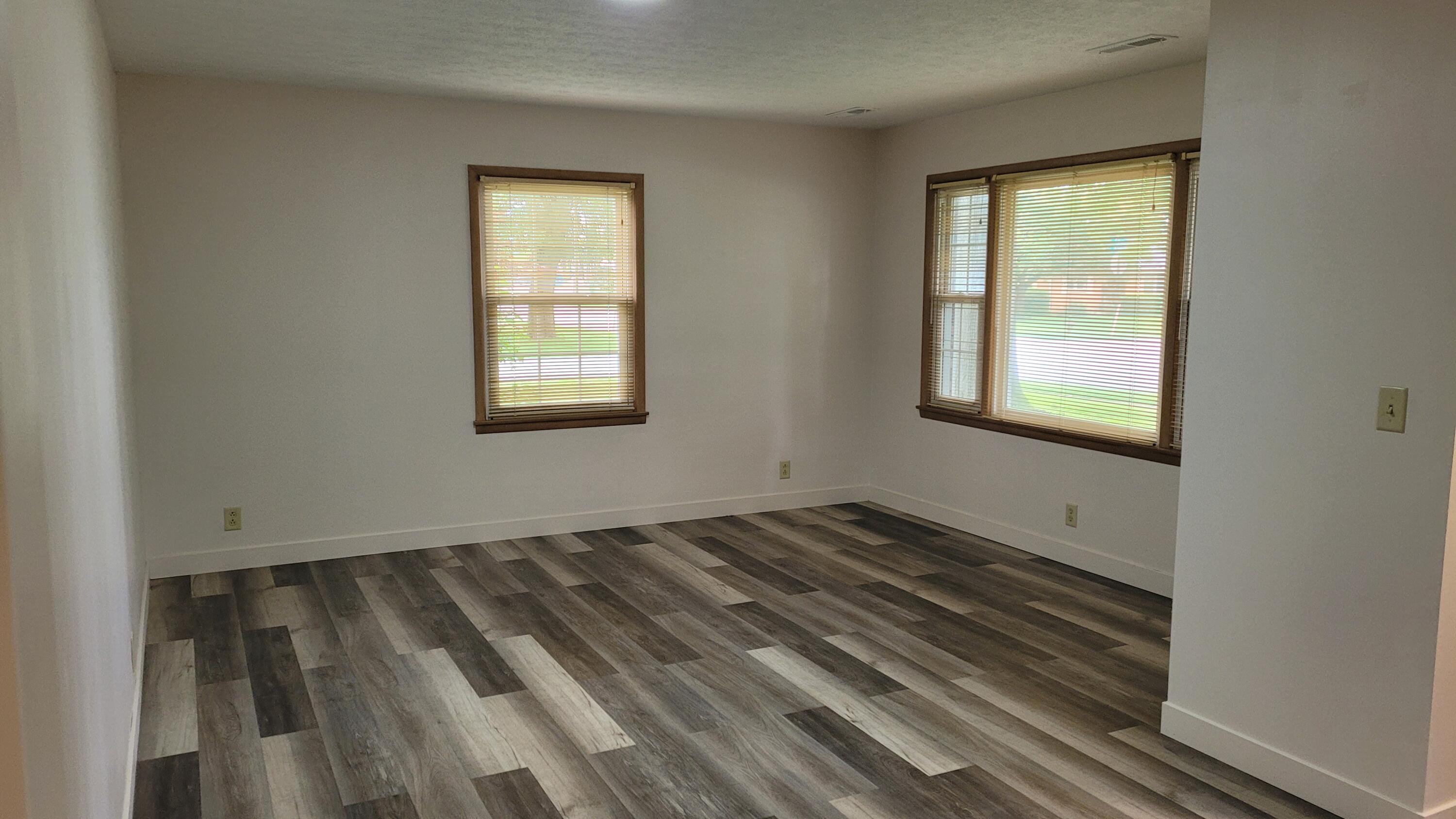 415 North Locust Street Property Photo 11