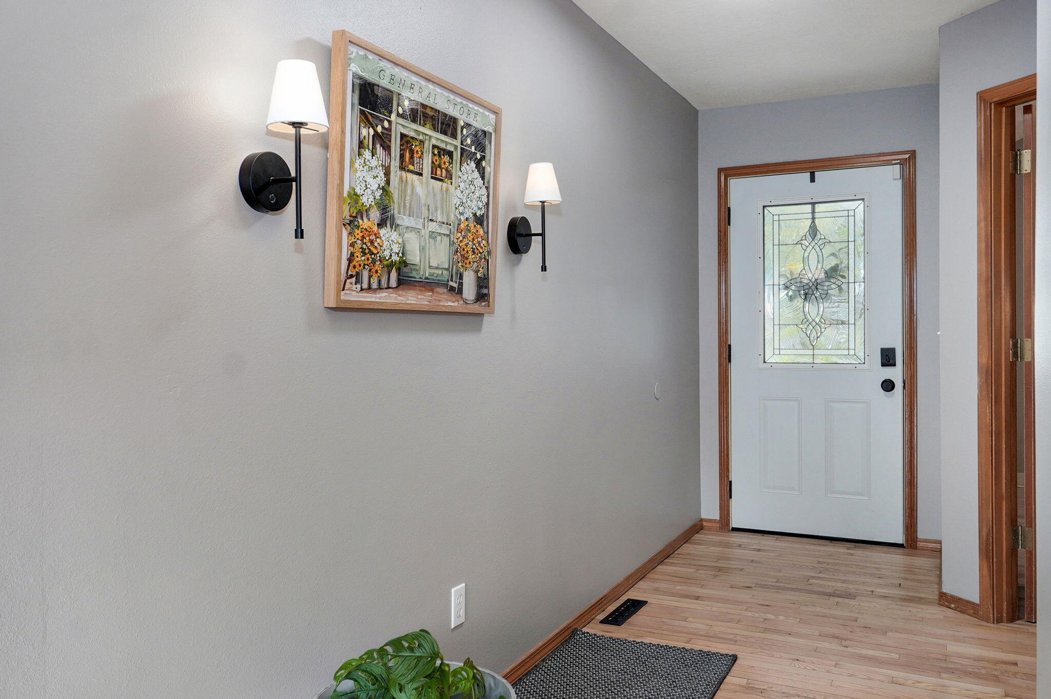 1717 South Robberson Avenue Property Photo 6