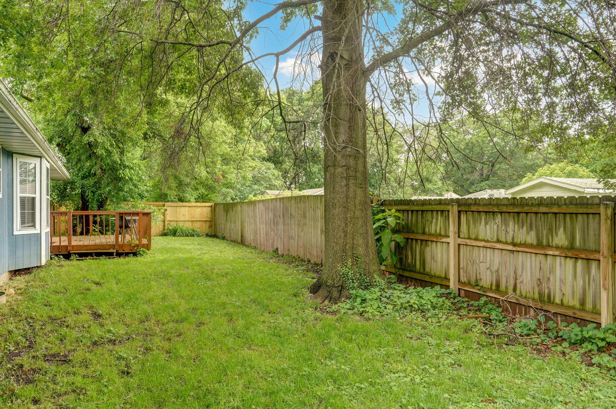 1717 South Robberson Avenue Property Photo 24
