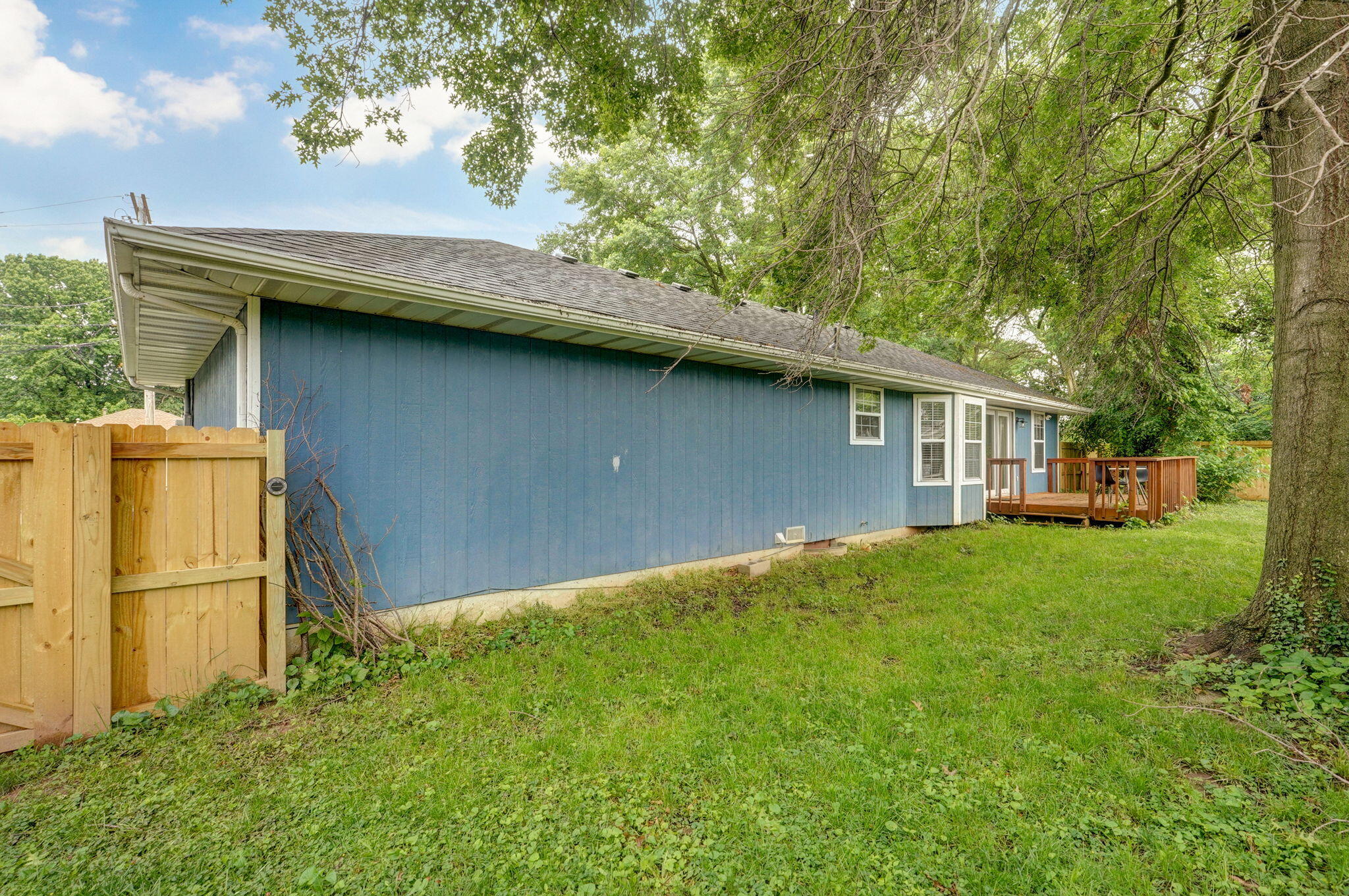1717 South Robberson Avenue Property Photo 25
