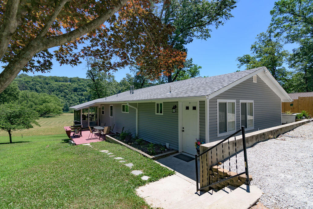 360 Cathy Street Property Photo 1