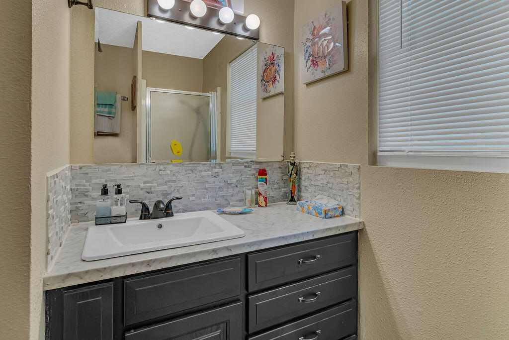 360 Cathy Street Property Photo 15