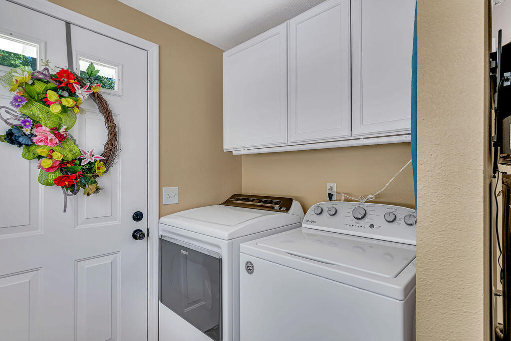 360 Cathy Street Property Photo 18