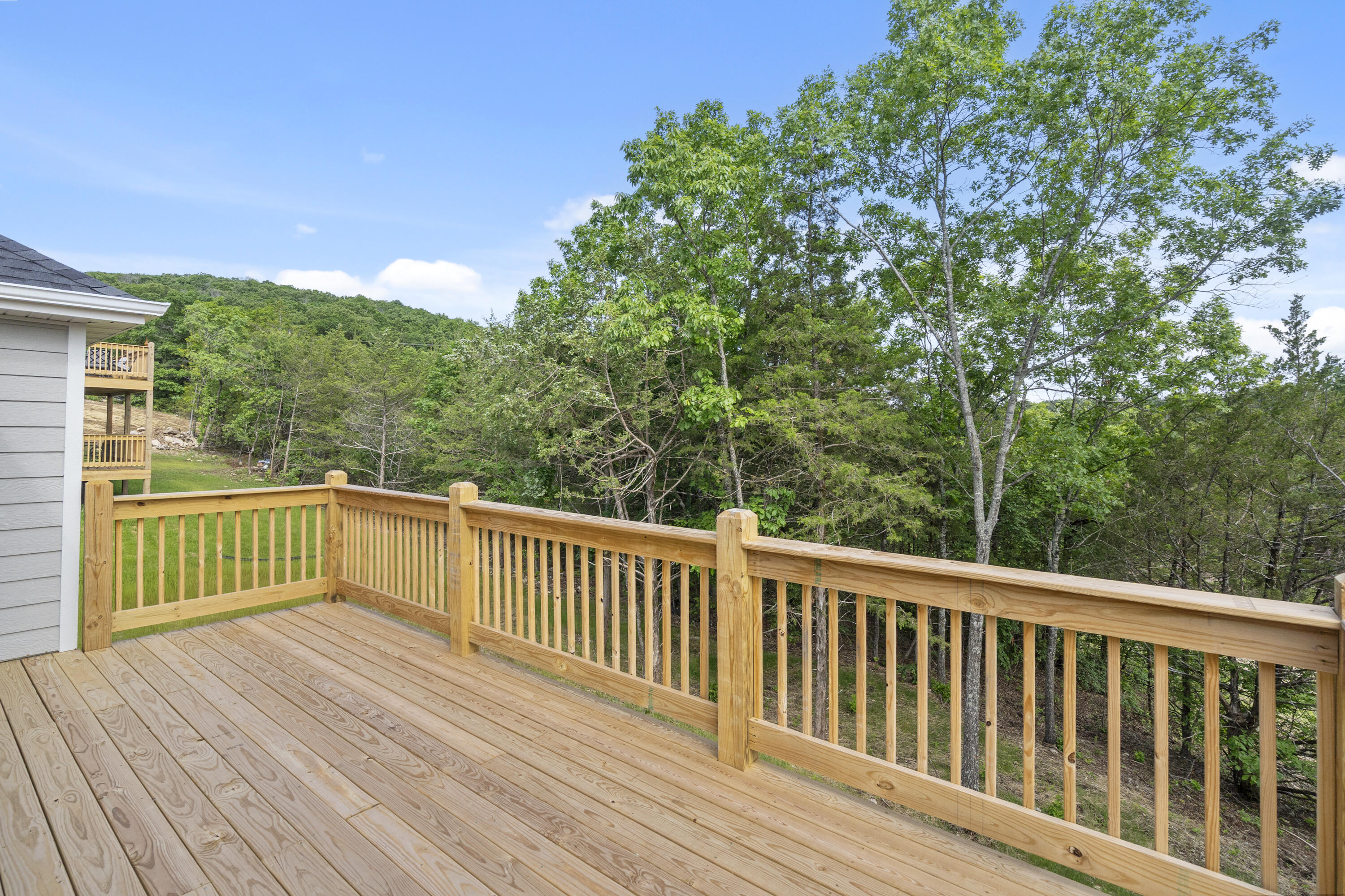 591 Pine Woods Village Drive Property Photo 17