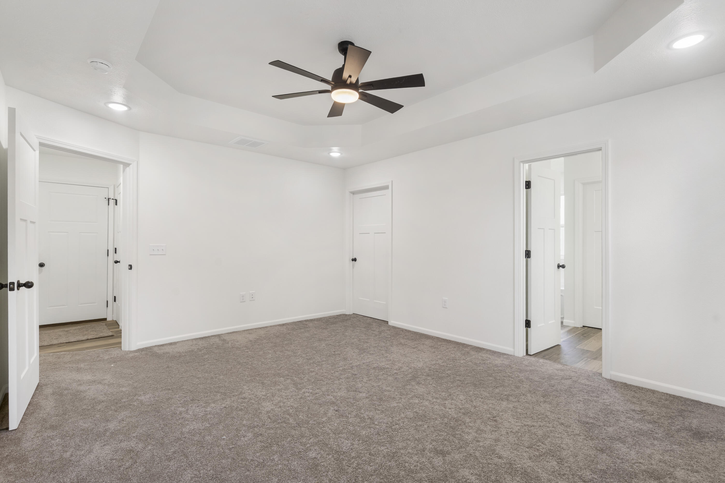 591 Pine Woods Village Drive Property Photo 21