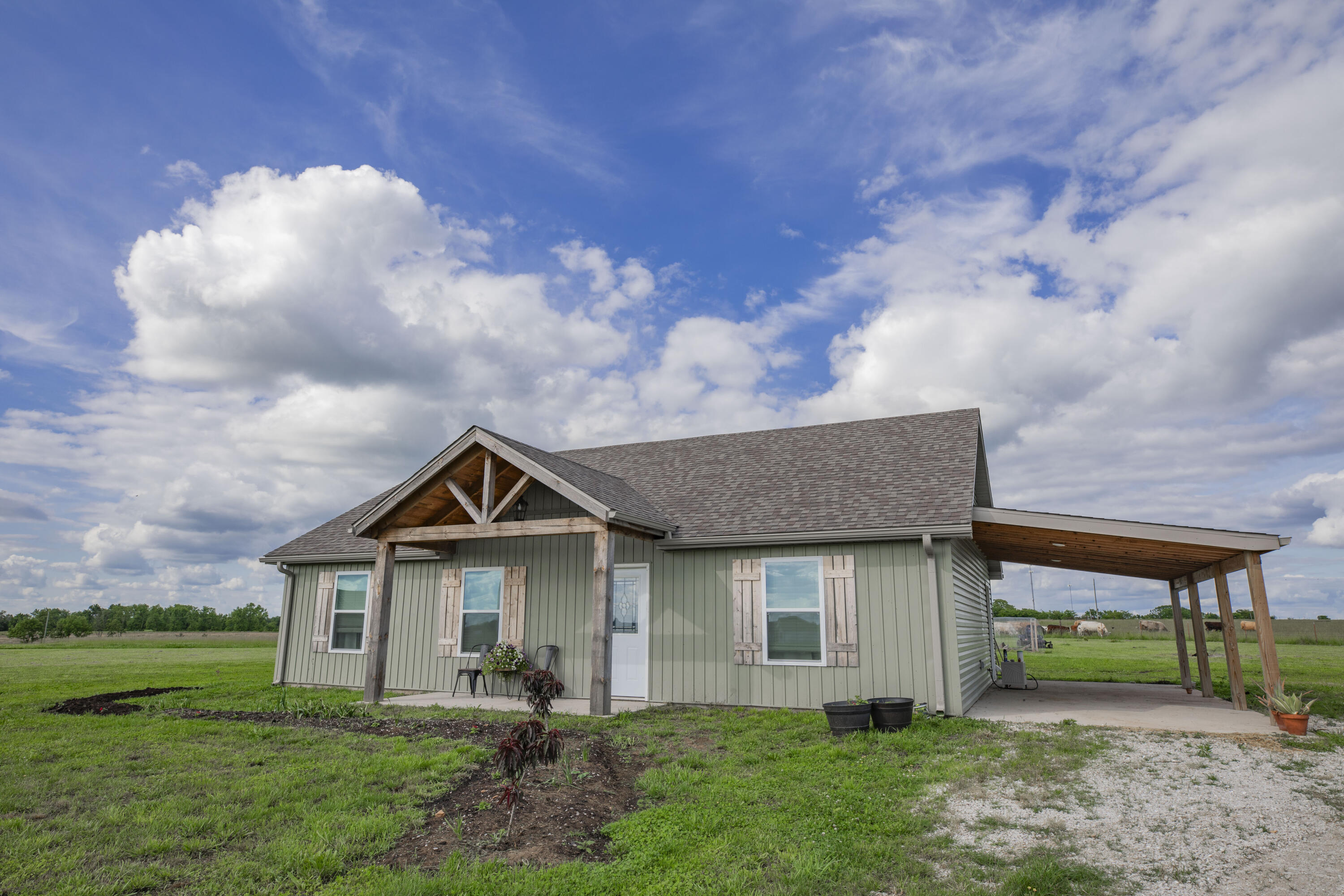 13447 East 1424 Road Property Photo 3