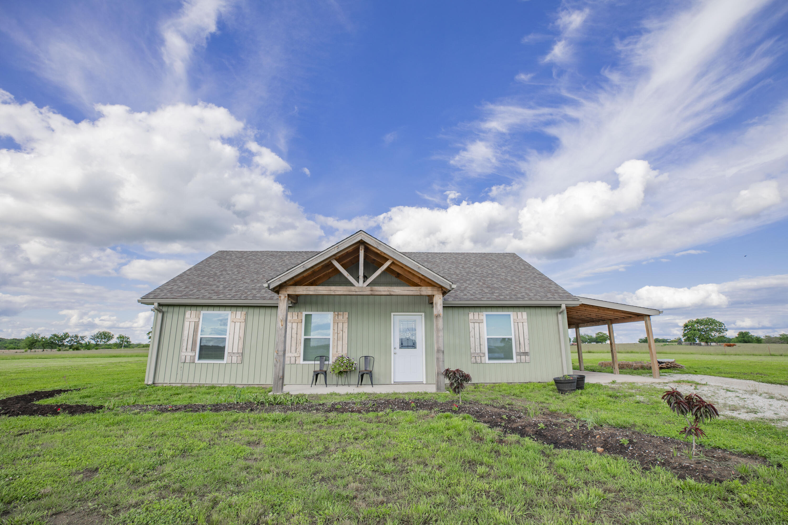 13447 East 1424 Road Property Photo 4