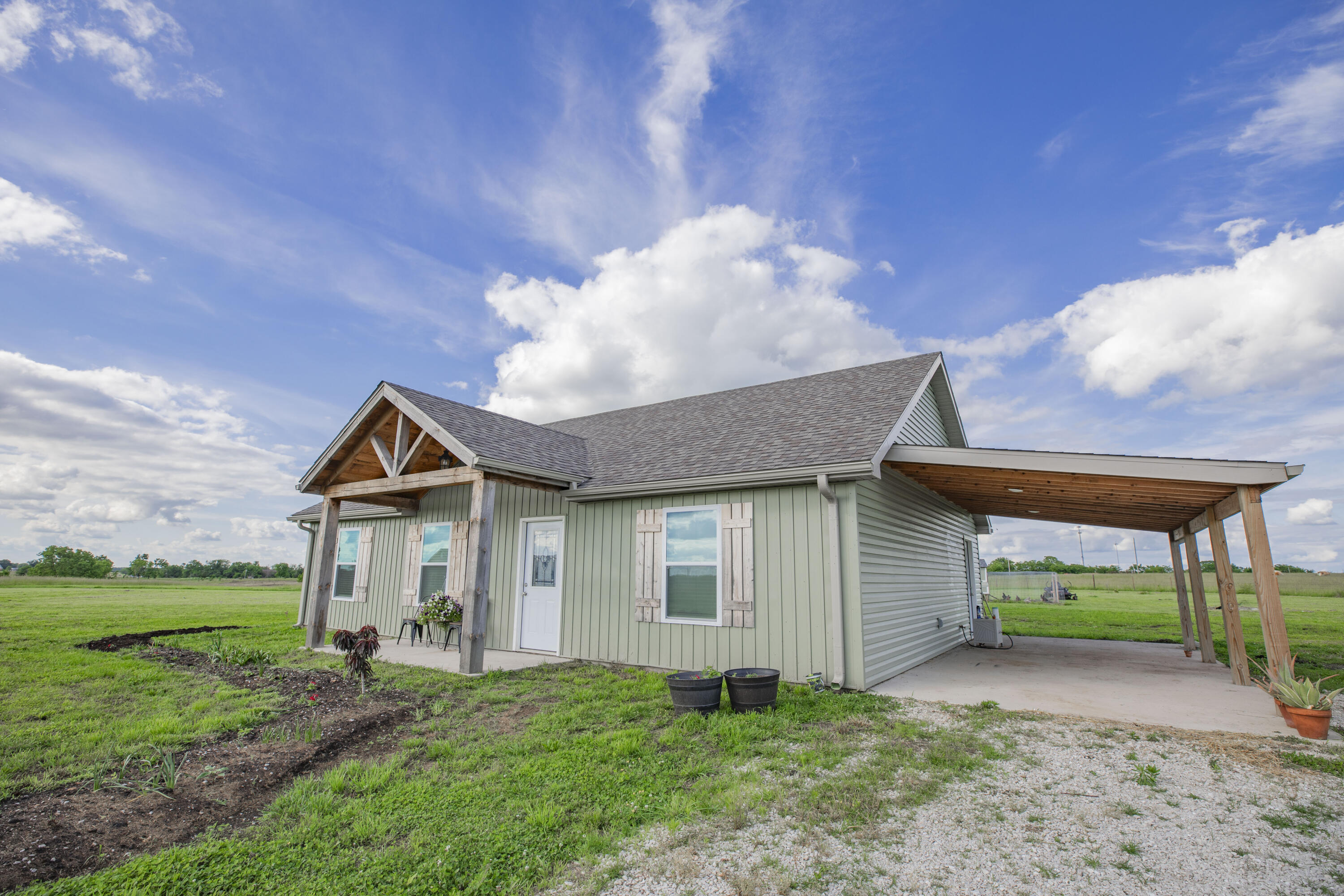 13447 East 1424 Road Property Photo 5