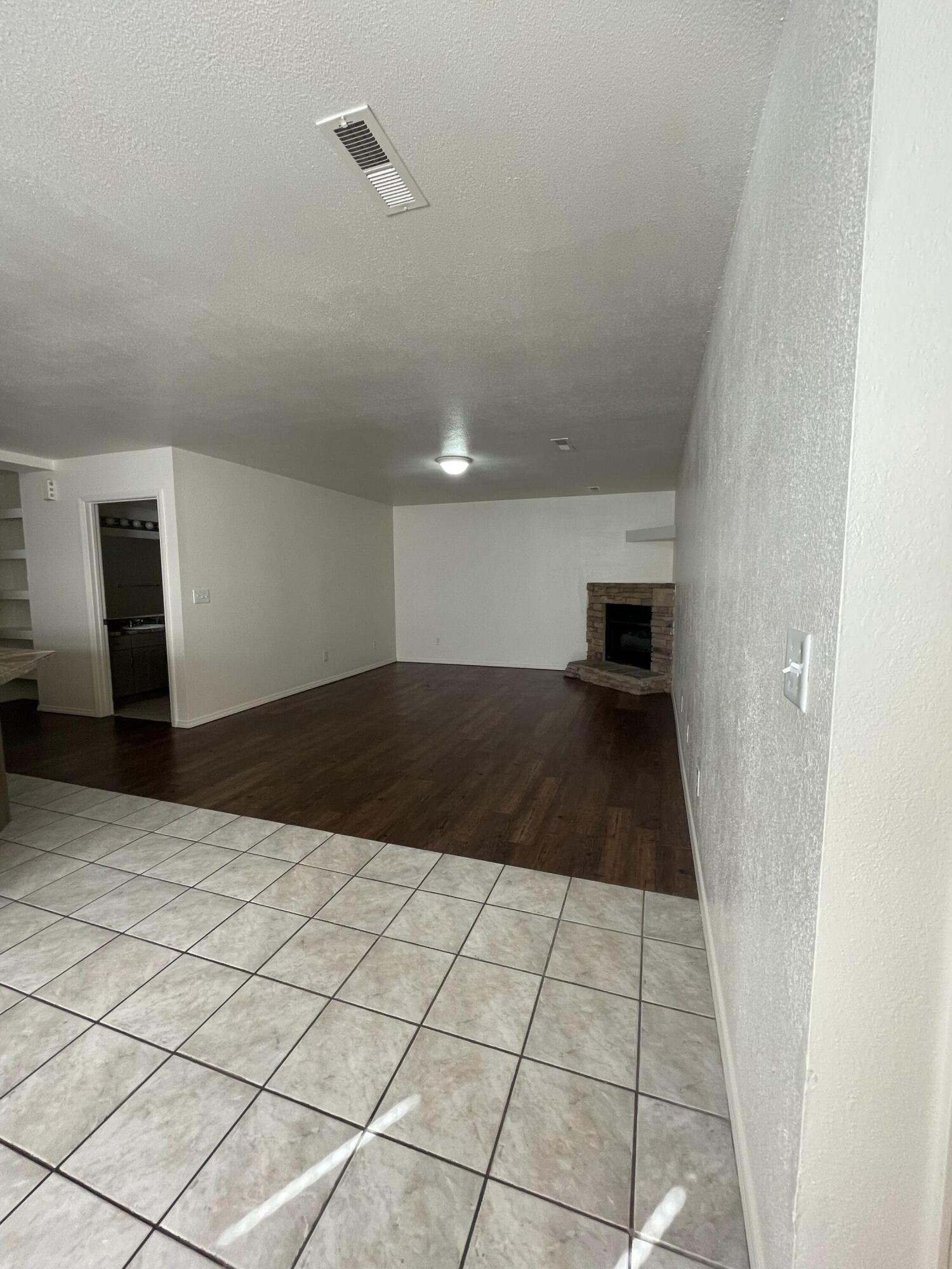 913-915 North 915 N Main Street Property Photo 3
