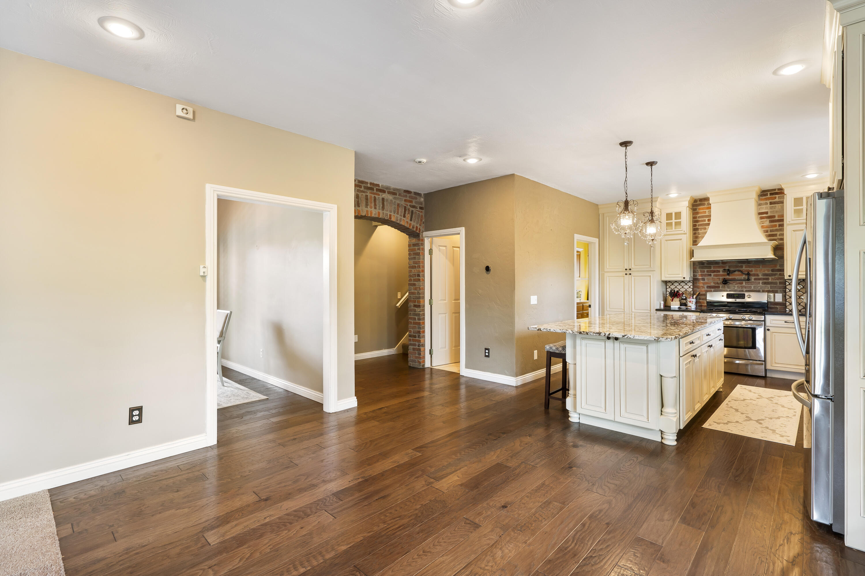 807 South Stanford Drive Property Photo 16