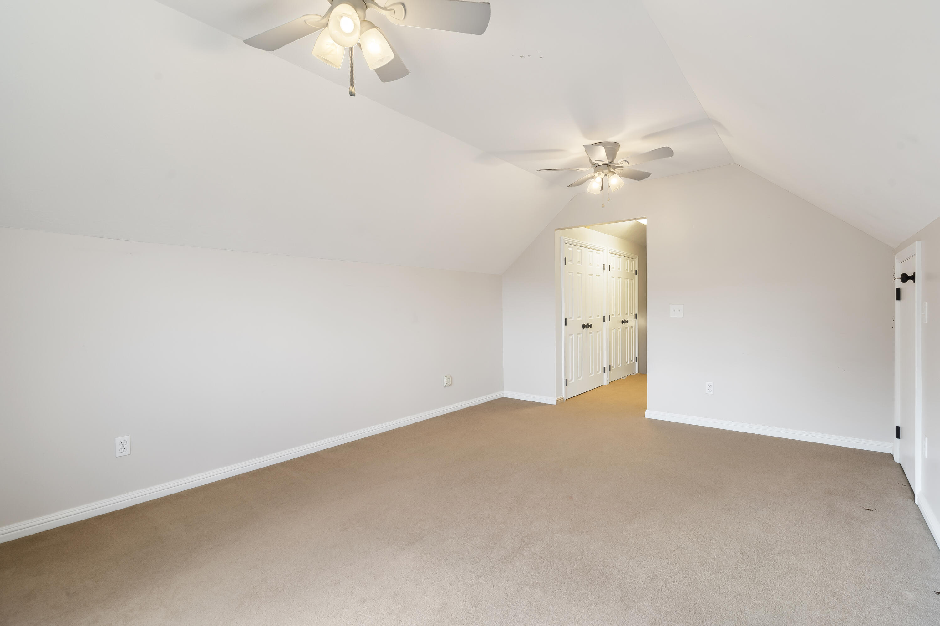 807 South Stanford Drive Property Photo 32
