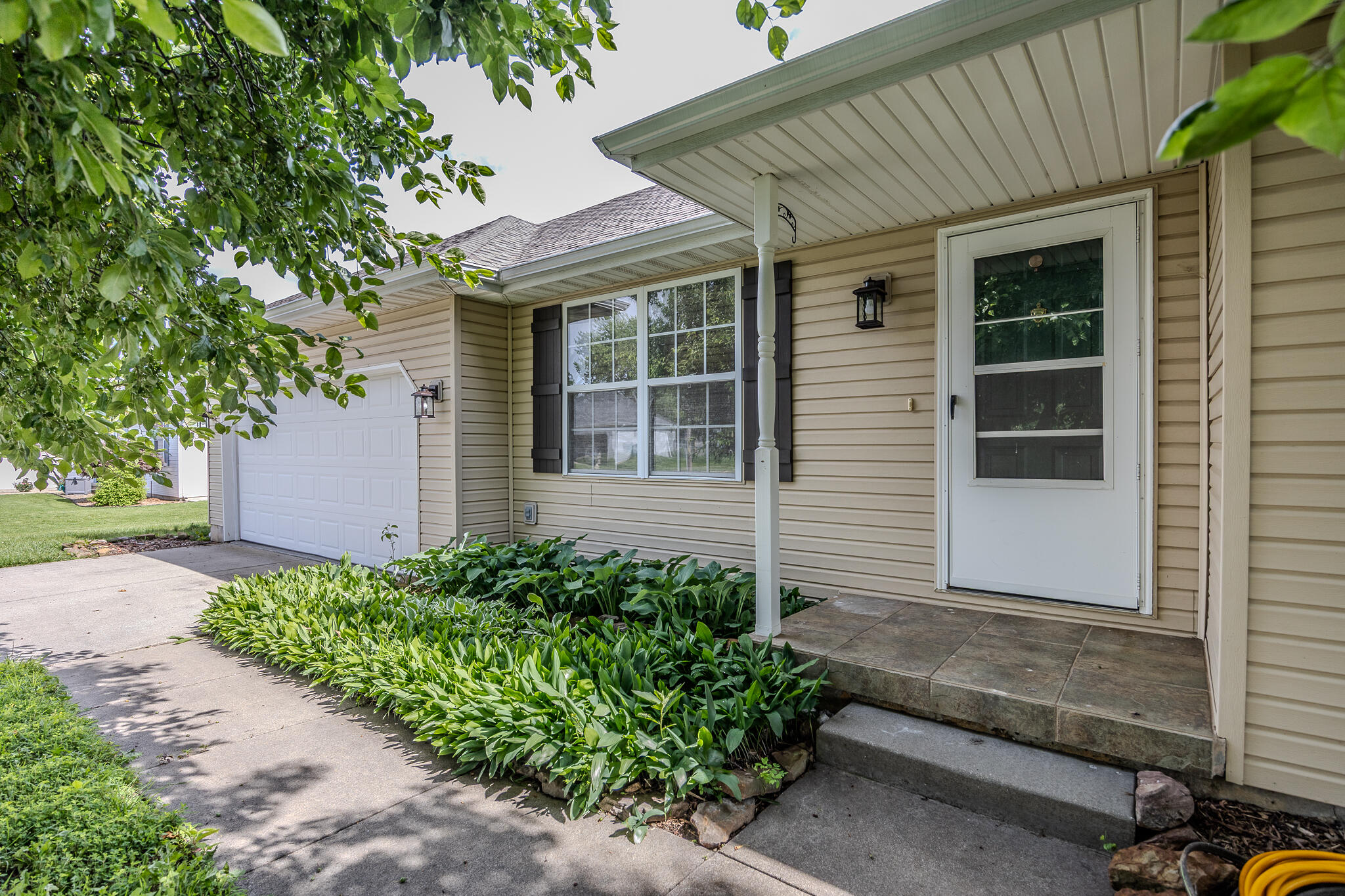 628 West Danielle Street Property Photo 2