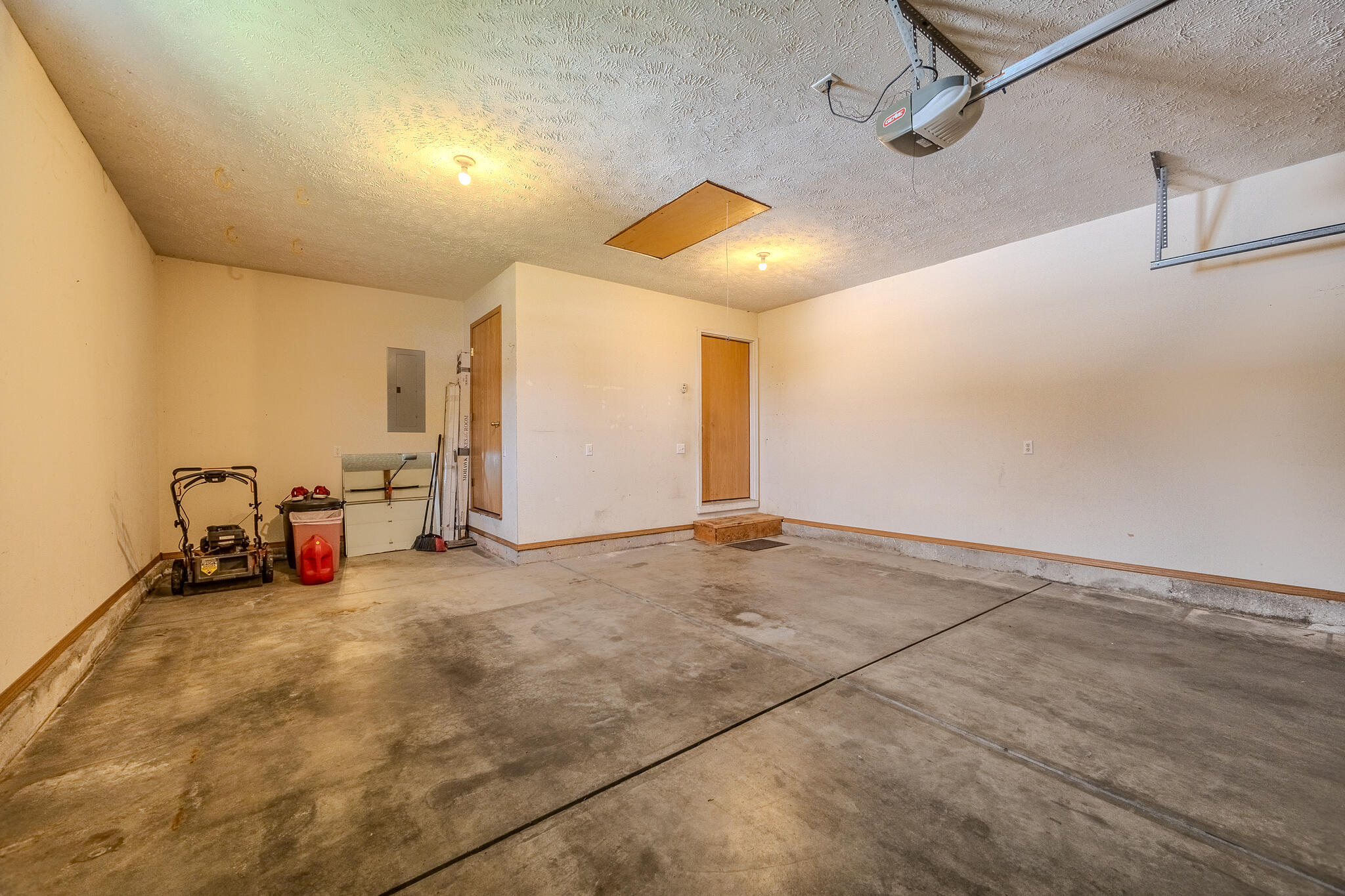 628 West Danielle Street Property Photo 18