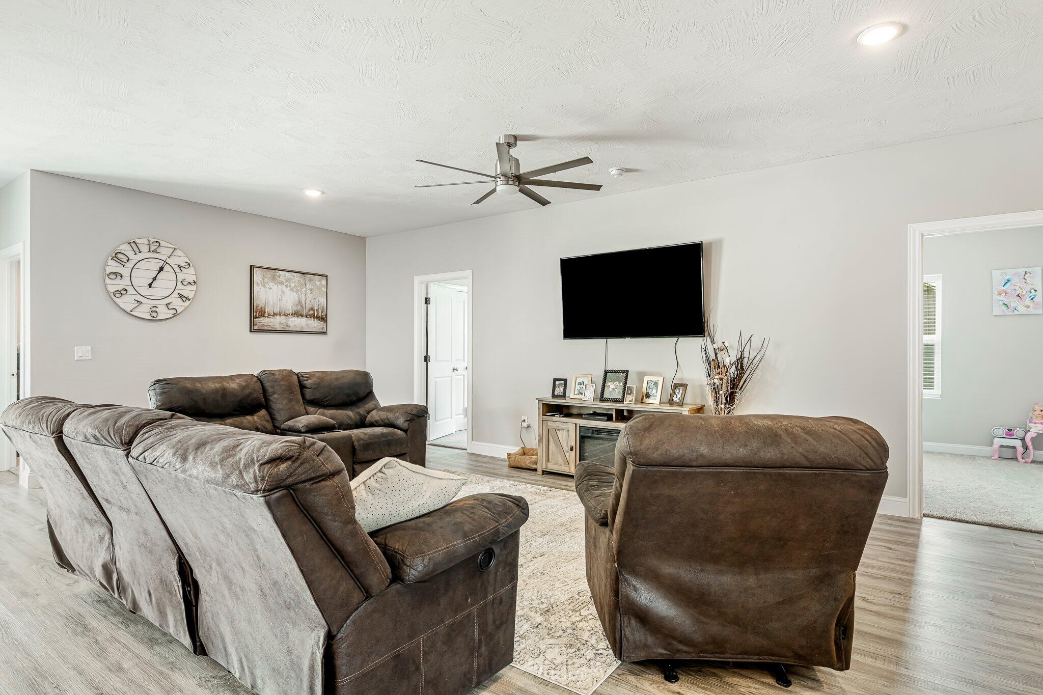 816 South Miller Road Property Photo 15