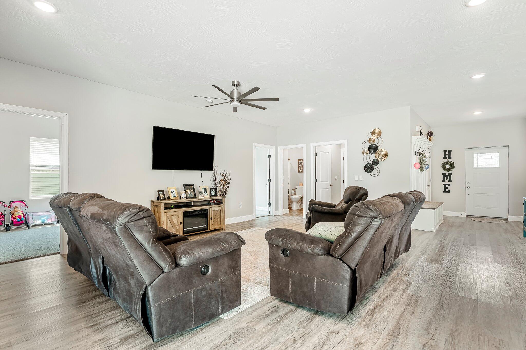 816 South Miller Road Property Photo 16