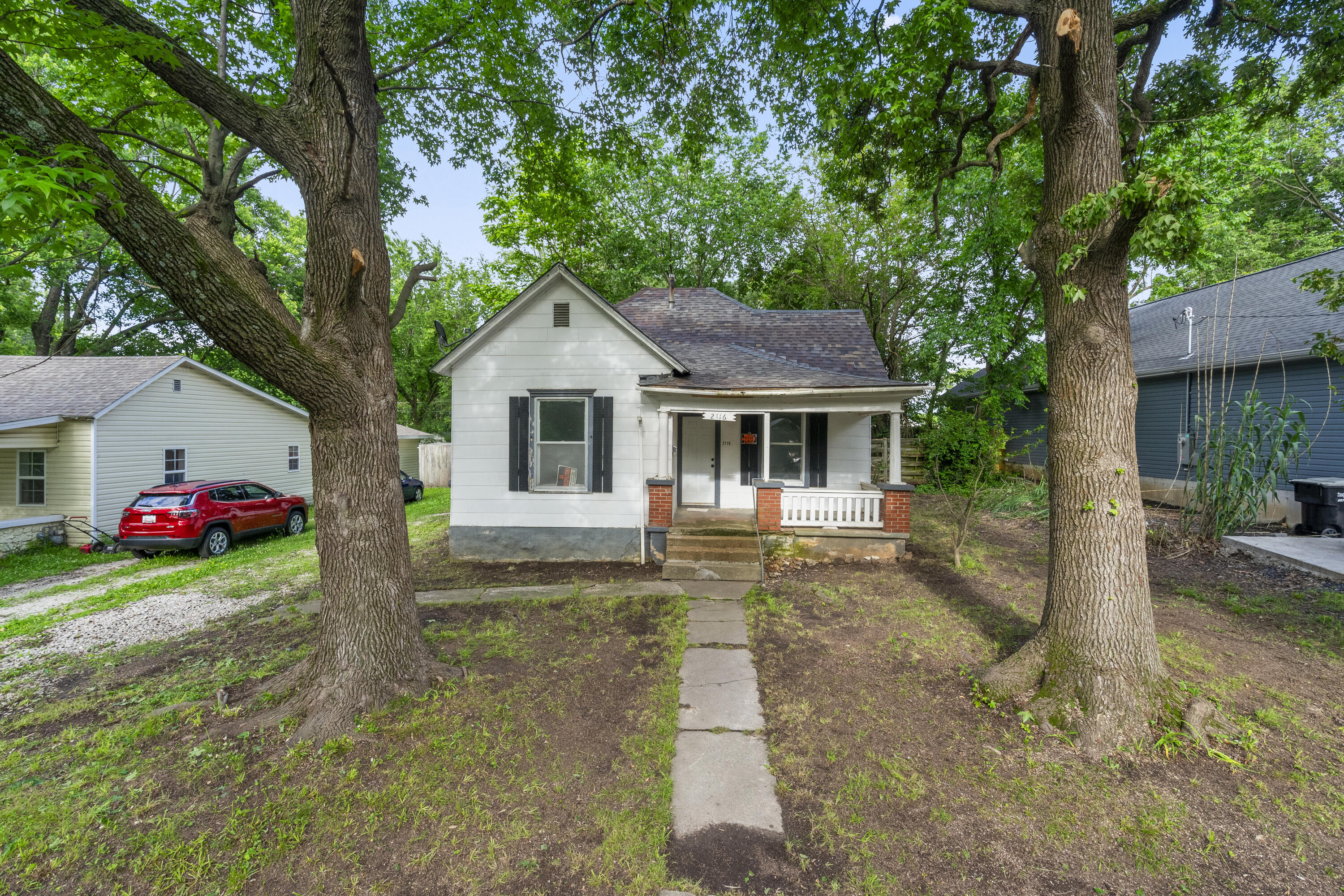 2116 North Campbell Avenue Property Photo 1