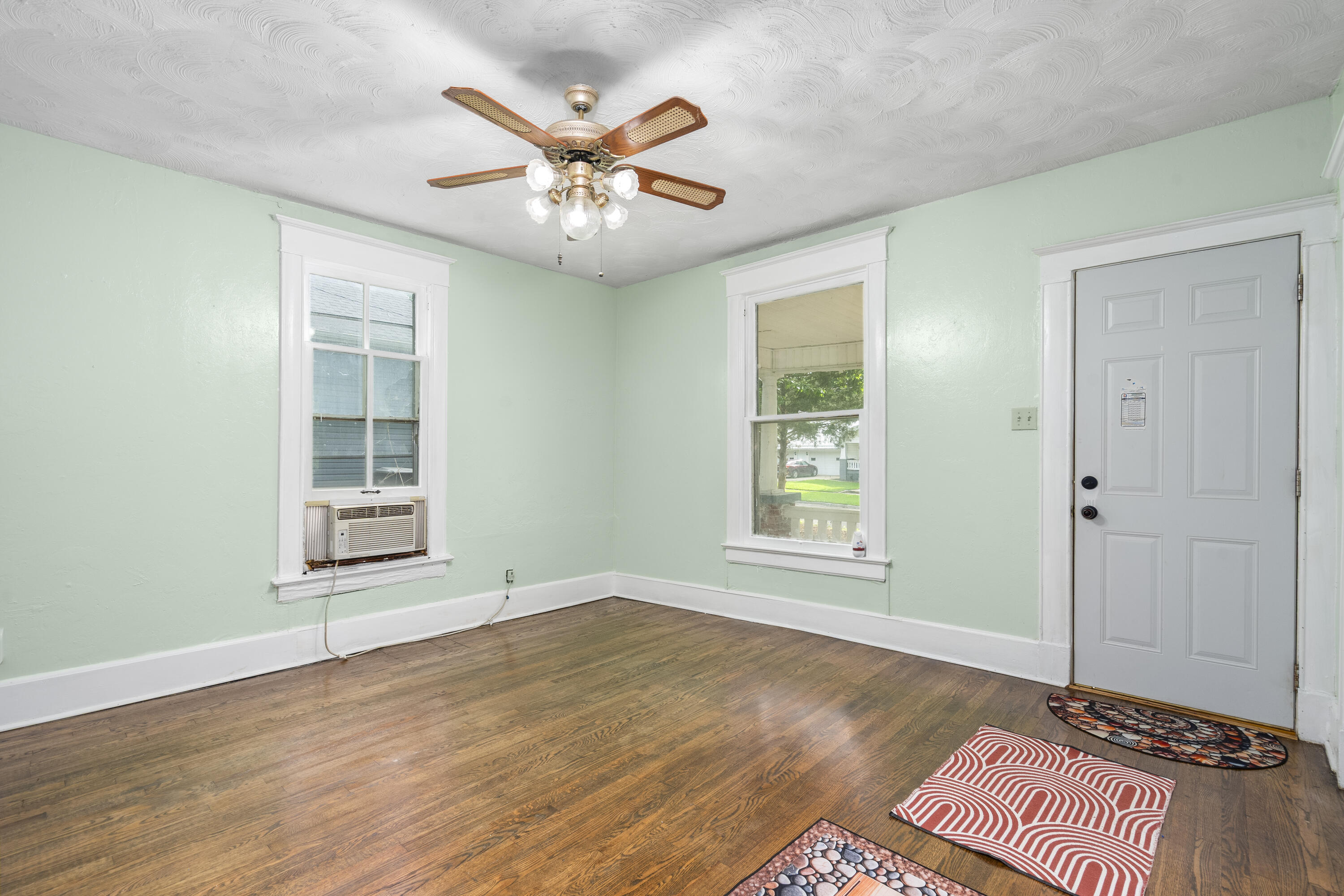 2116 North Campbell Avenue Property Photo 5