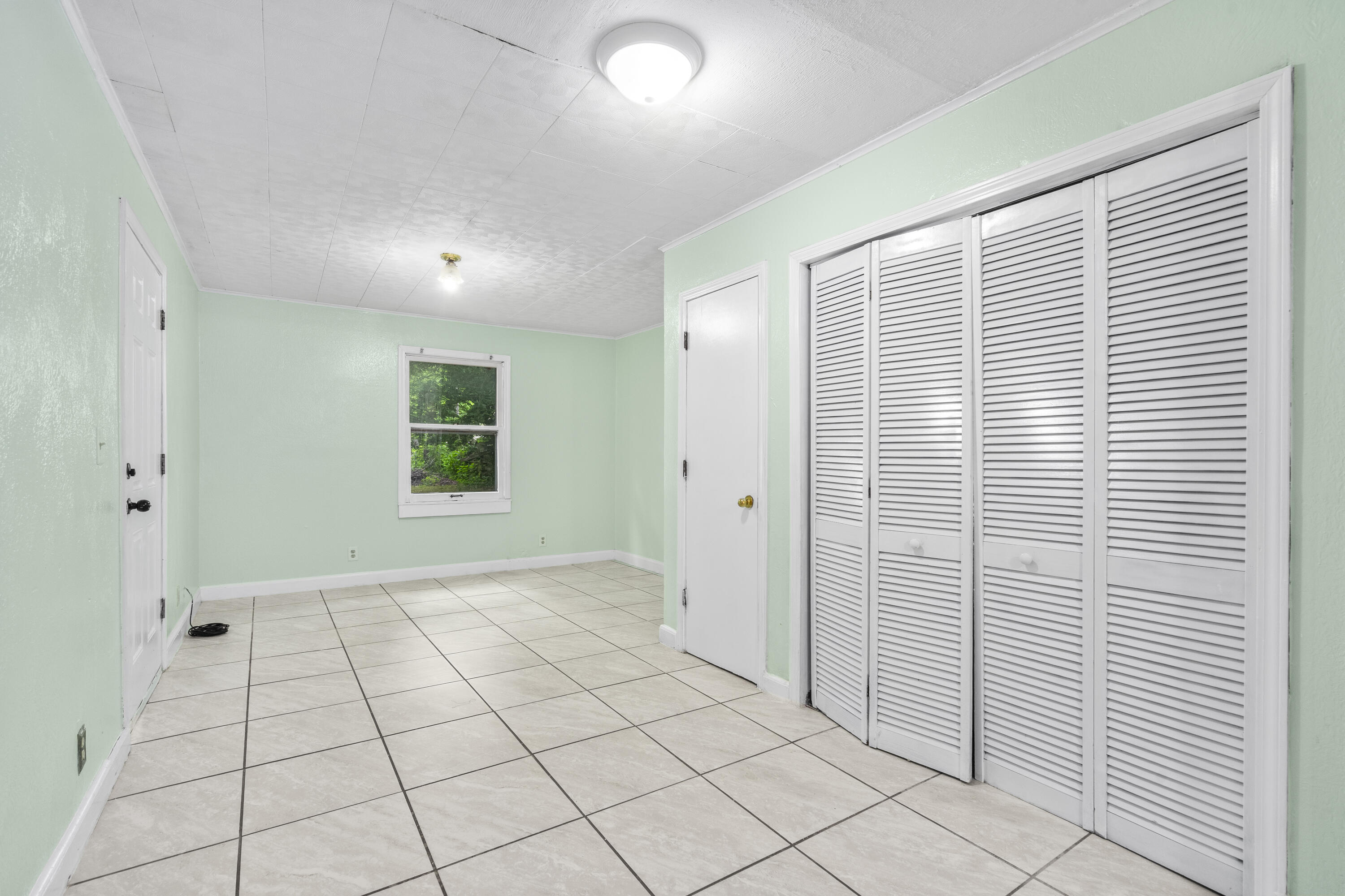 2116 North Campbell Avenue Property Photo 8