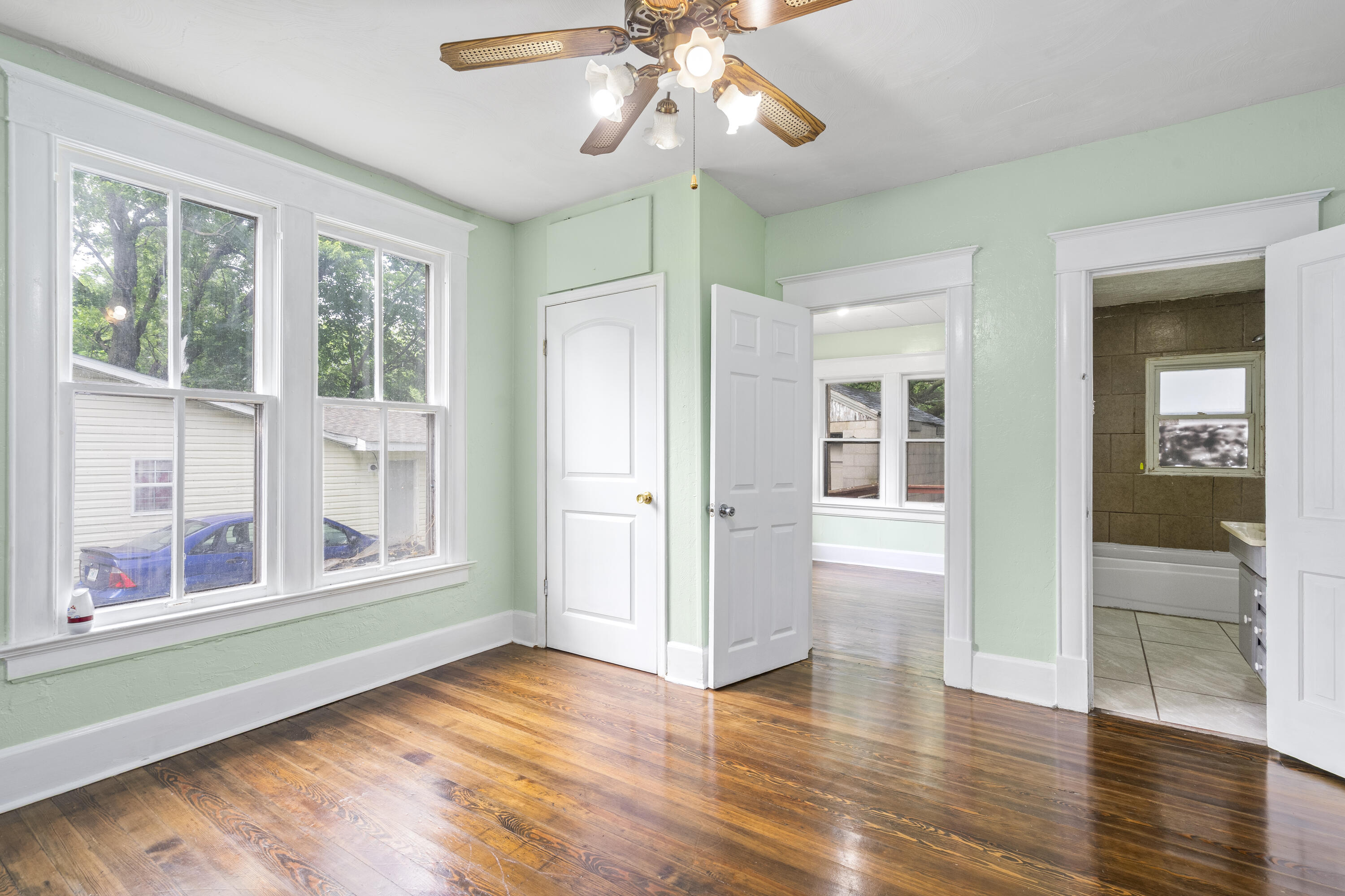 2116 North Campbell Avenue Property Photo 11