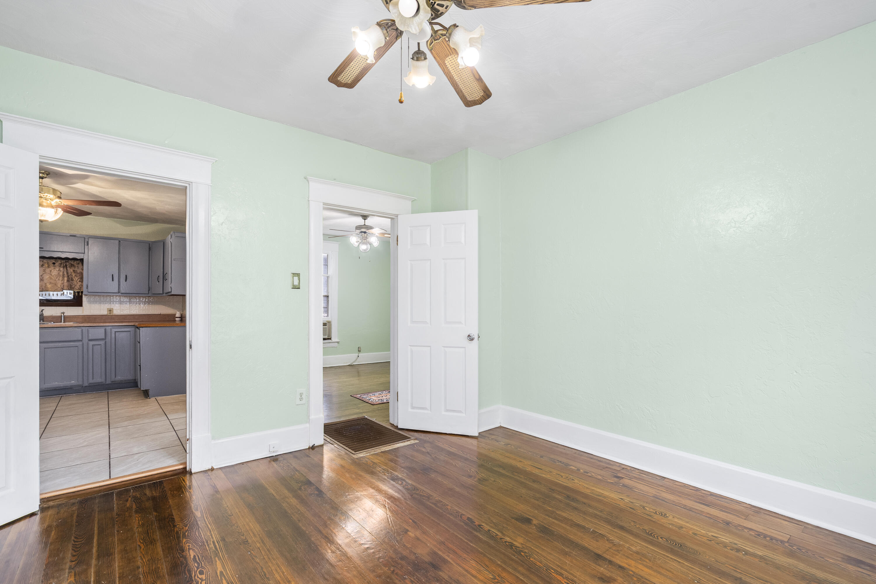 2116 North Campbell Avenue Property Photo 12