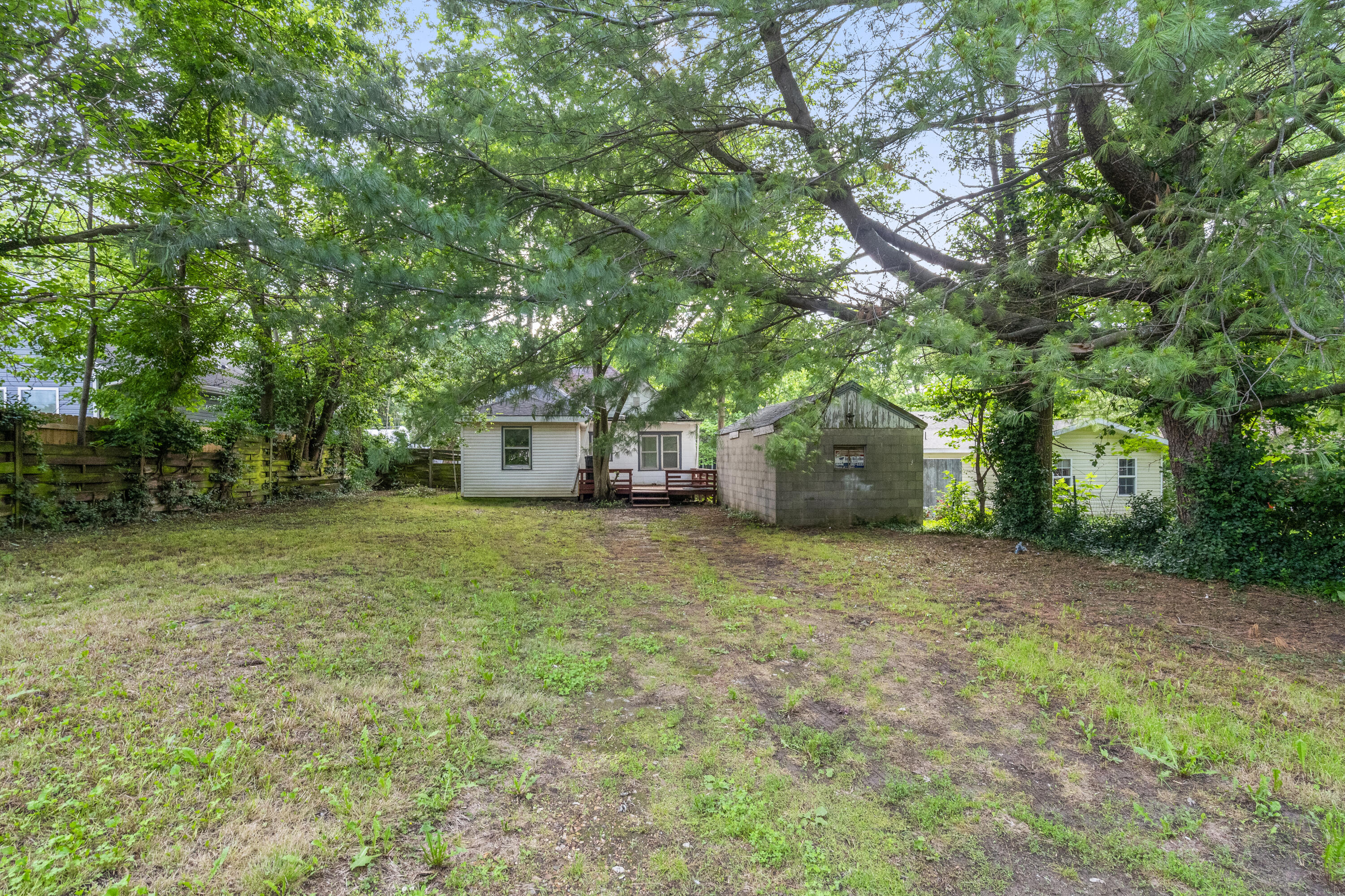 2116 North Campbell Avenue Property Photo 15