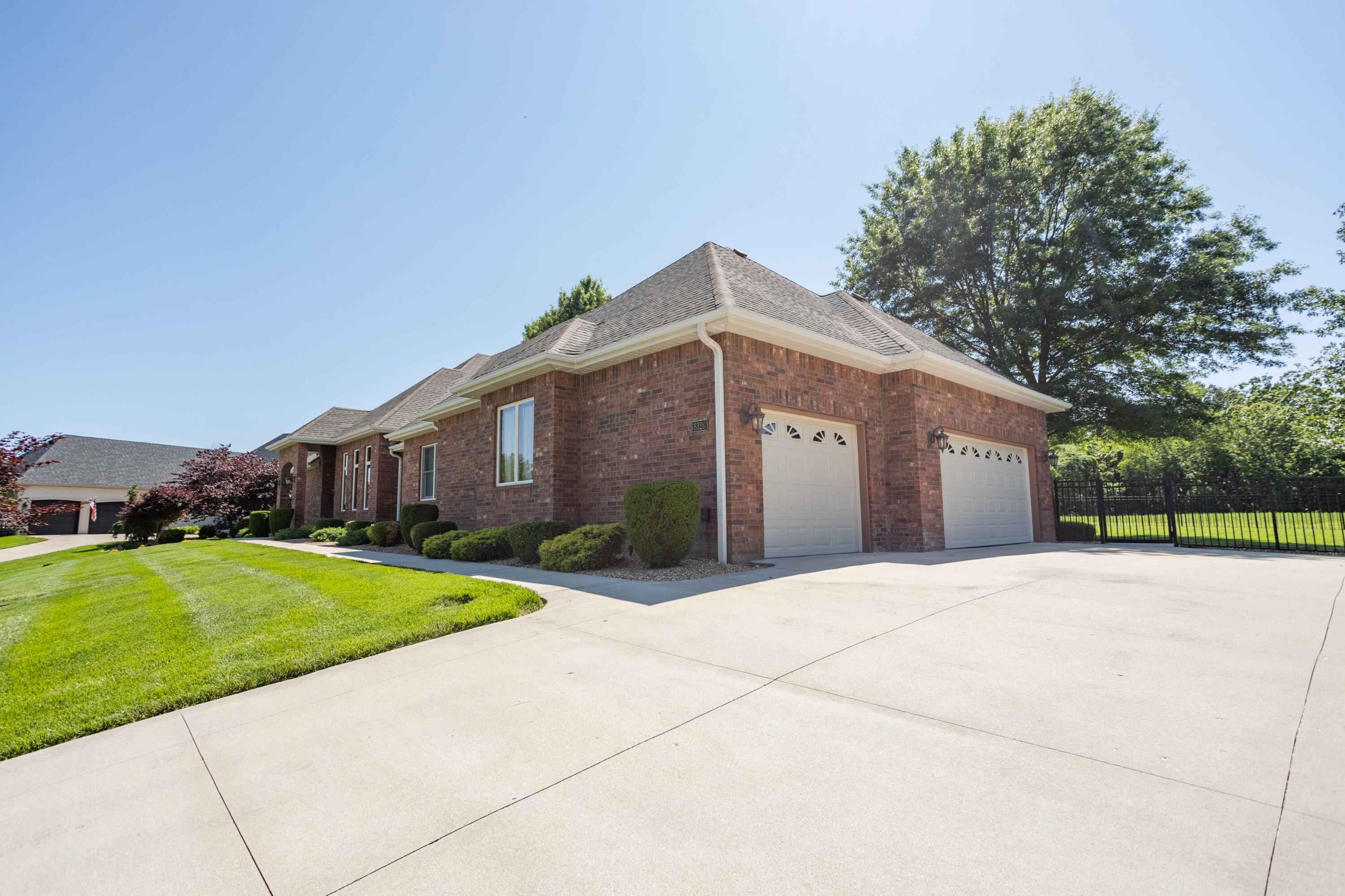 8326 Shinnecock Drive Property Photo 4