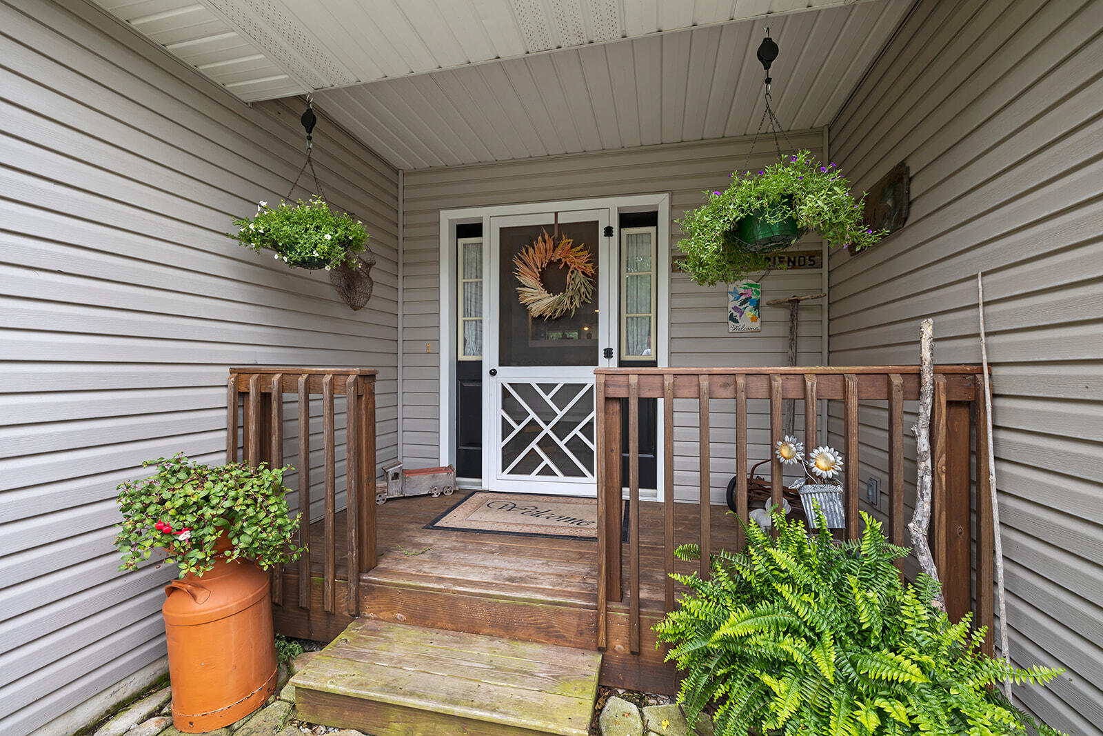 300 Rockytop Lane Property Photo 2