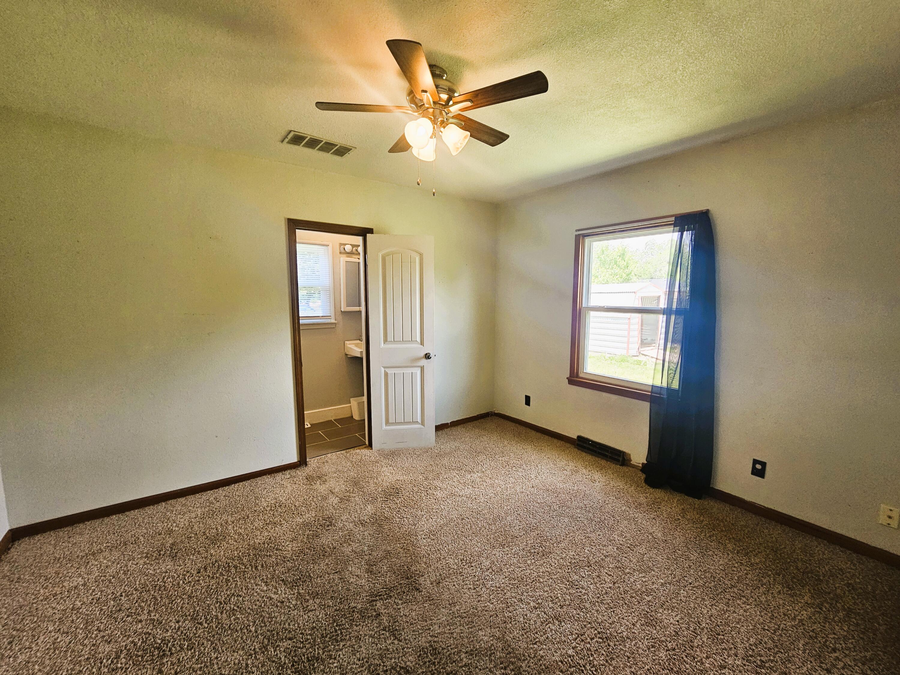 107 West Poplar Street Property Photo 12
