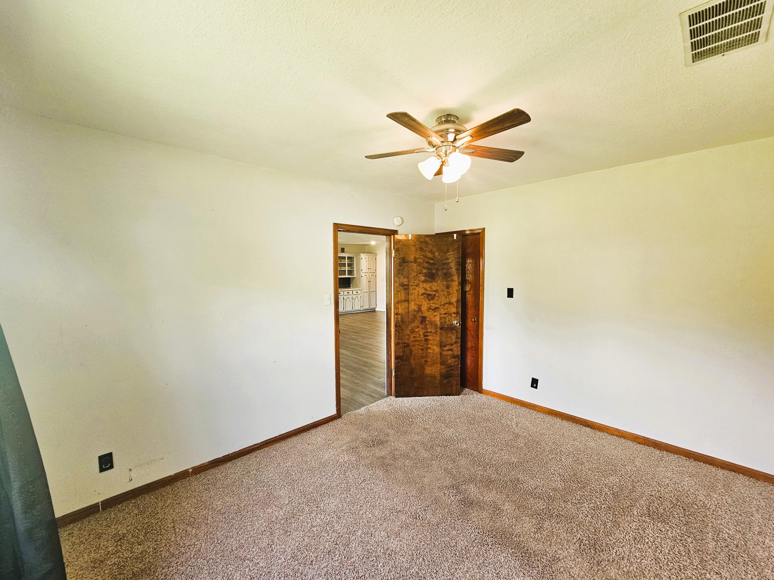 107 West Poplar Street Property Photo 14