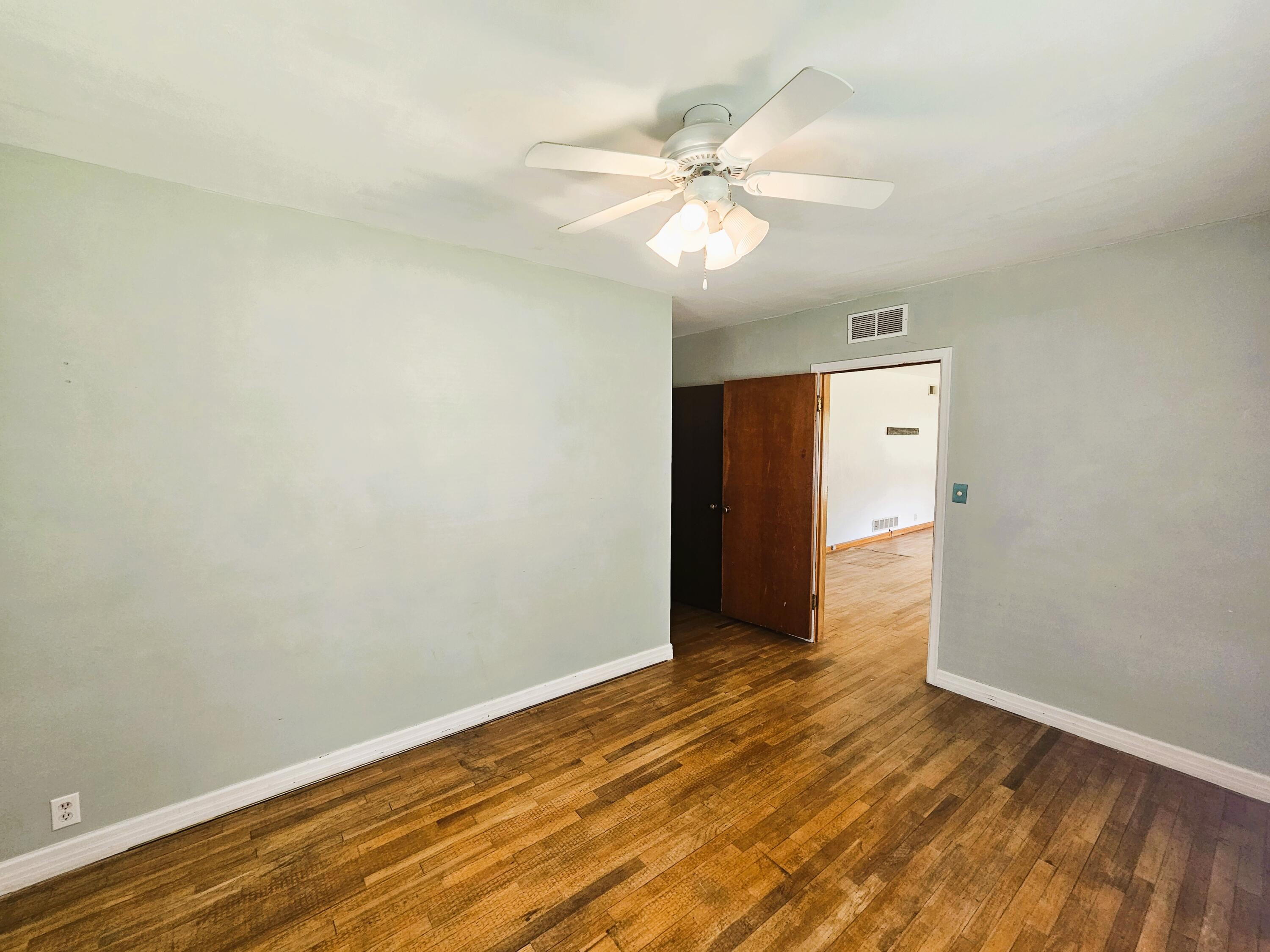 107 West Poplar Street Property Photo 18