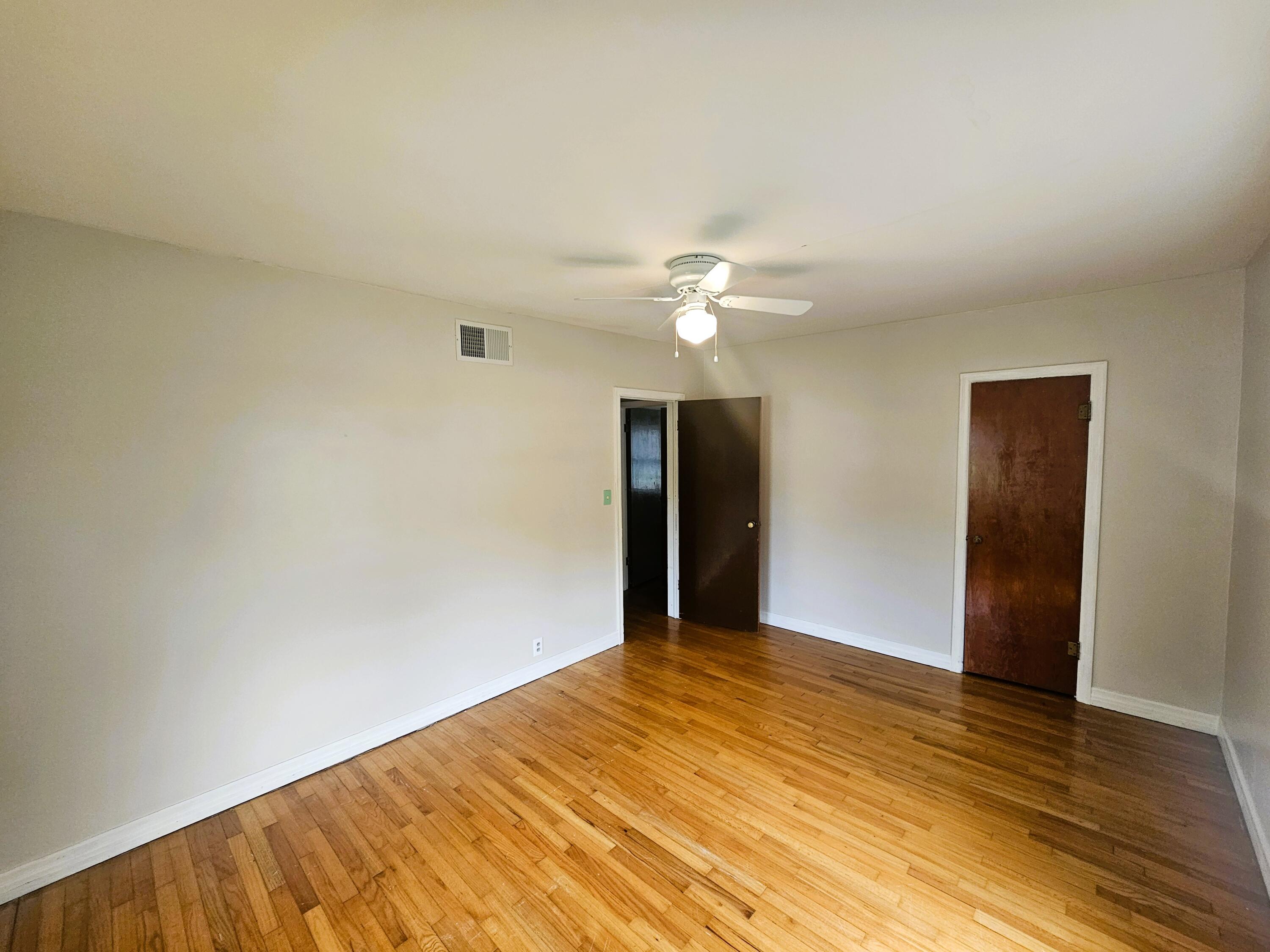 107 West Poplar Street Property Photo 24