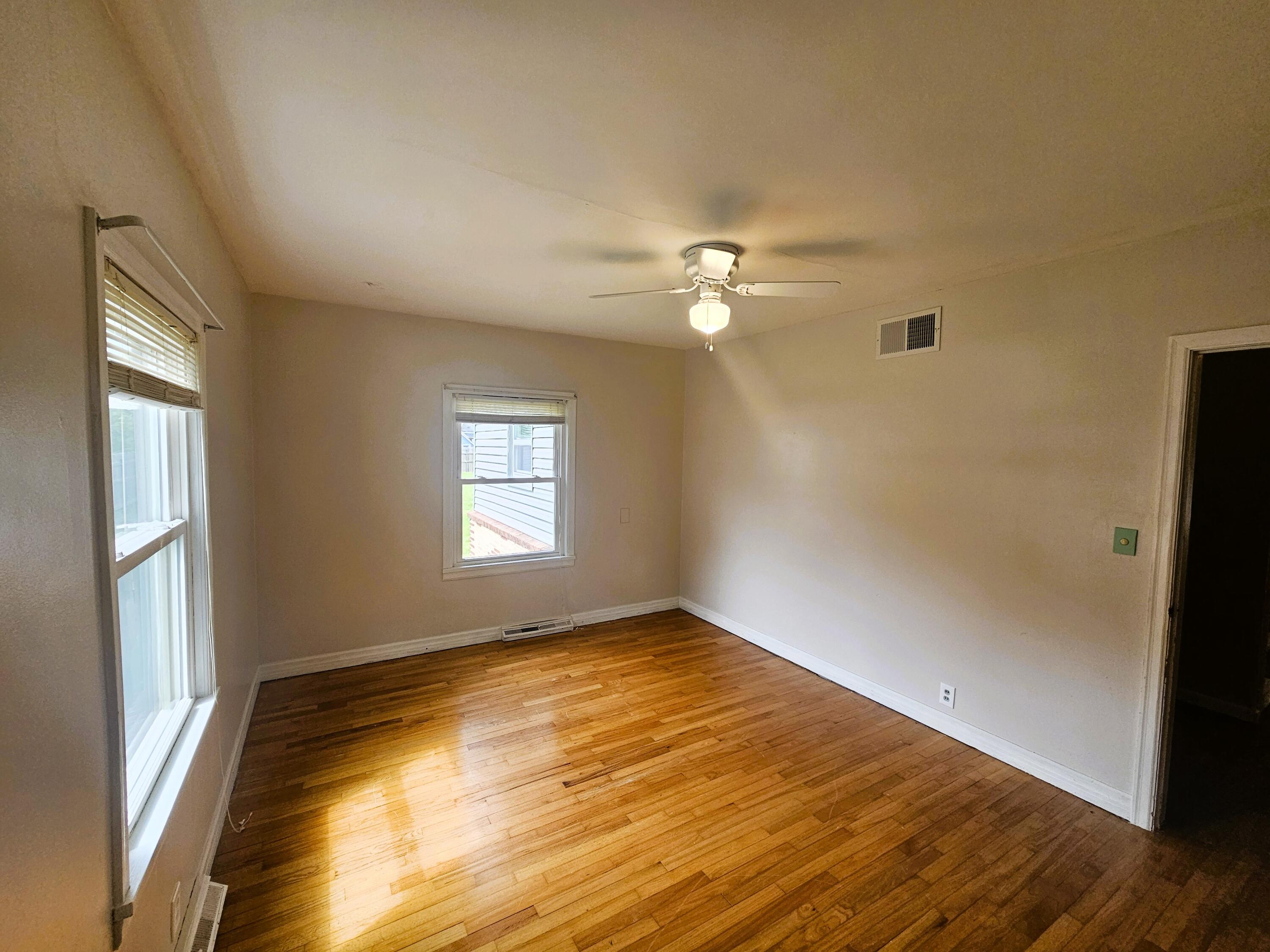 107 West Poplar Street Property Photo 25